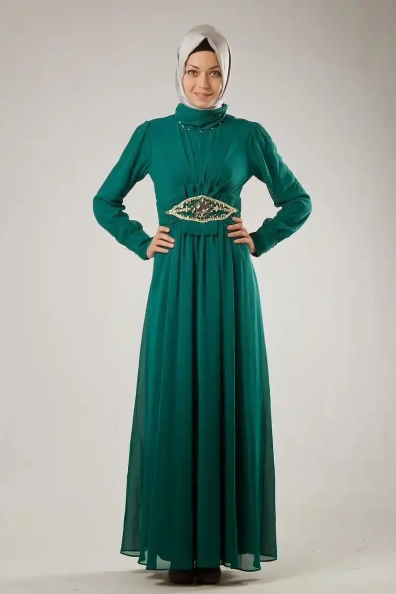 Genç Kızlar İçin Güncel Elbise Trendleri ve Stil İpuçları