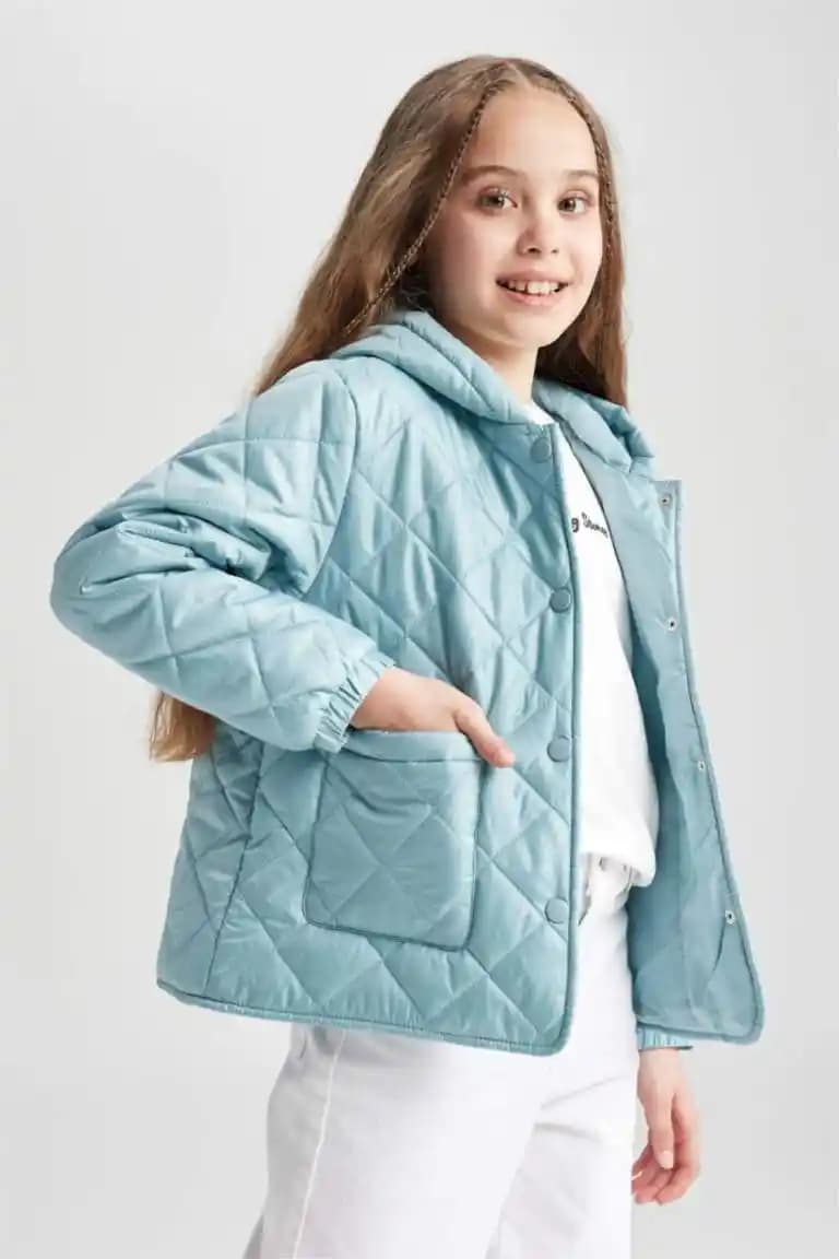 Genç Kızlar İçin Güncel ve Şık Mont Seçenekleriyle Kış Stilinizi Yükseltin