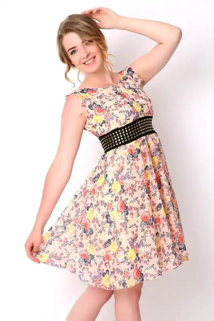 Gençler İçin Günlük Kısa Elbise Modelleri ve Moda Trendleri Hakkında Bilgi