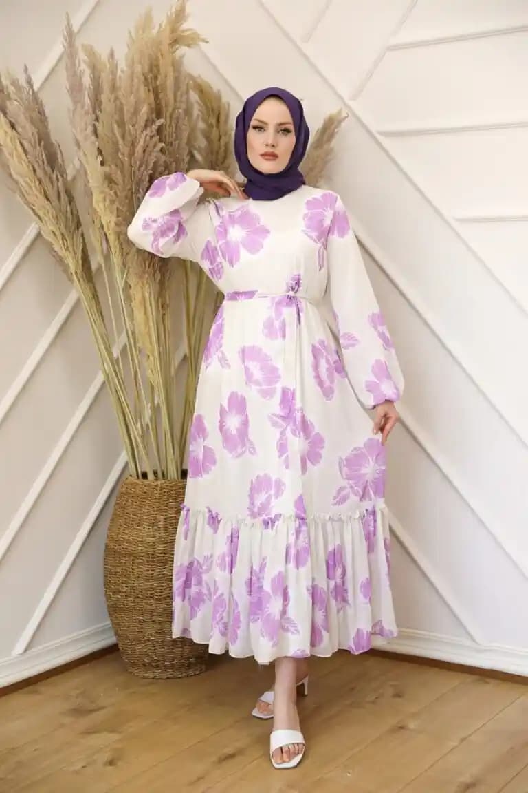 Gençlerin Günlük Şıklığında Elbise Modelleri ve Trendler: Tarzınızı Yansıtan Seçenekler