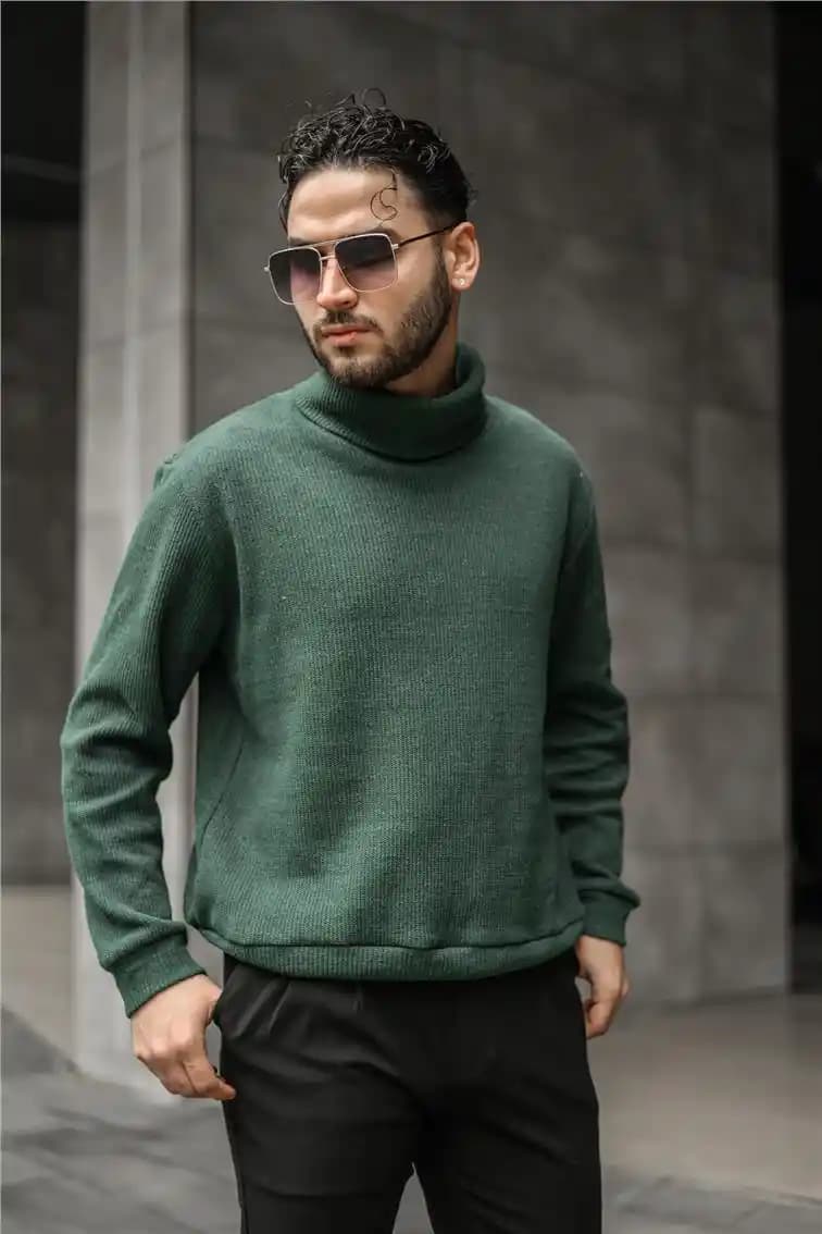 Geniş Boğazlı Kazaklar: Moda ve Konforu Bir Arada Sunan Kış Giyim Parçası