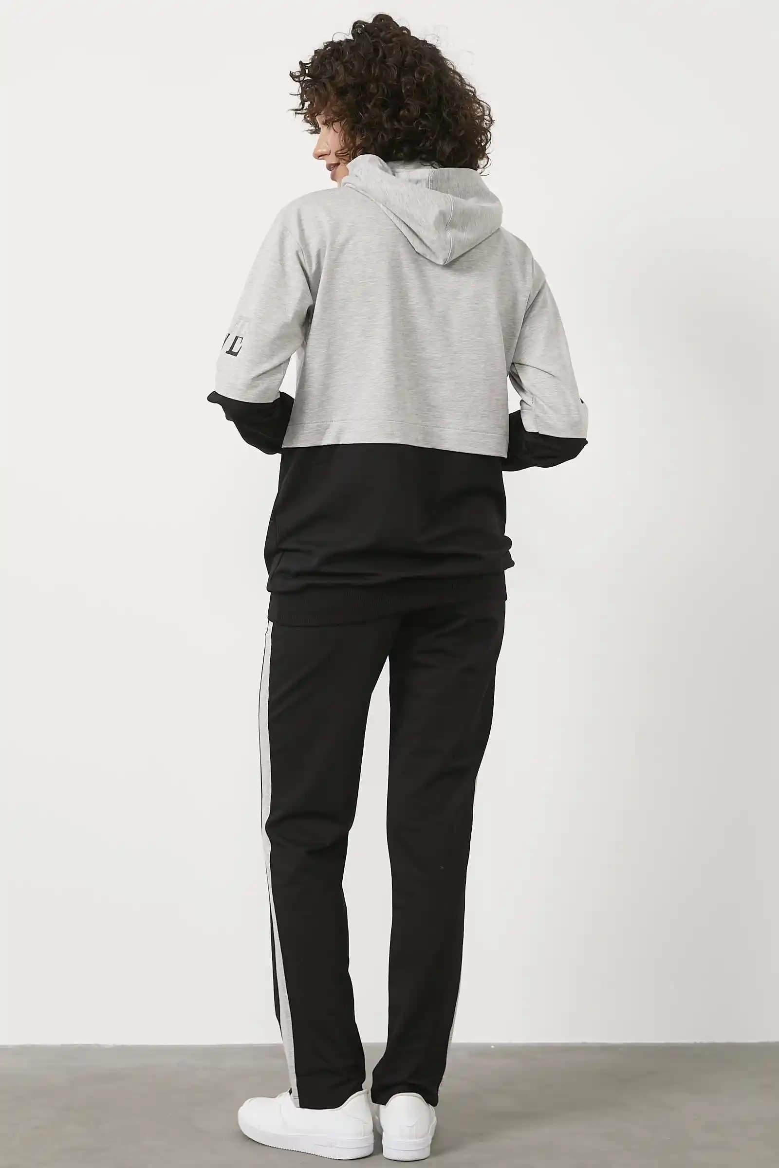 Geniş Göğüs Yapısına Uygun Moda Trendleri ve Stil İpuçları