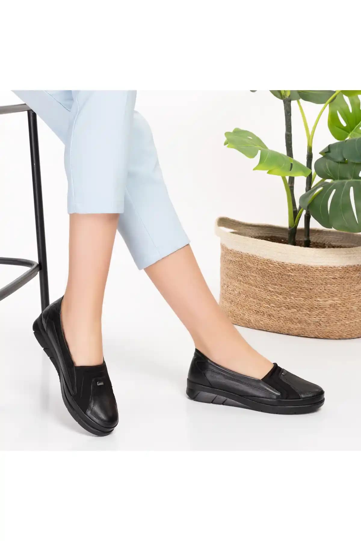 Geniş Taraklı Ayakkabılar Moda Dünyasında Konfor ve Özgünlüğün Simgesi Oluyor