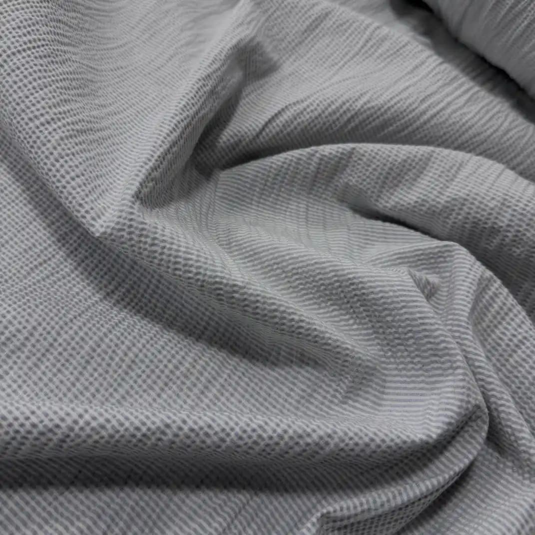 Gofre Kumaşı: Moda Dünyasında Yenilikçi ve Şık Bir Tekstil Seçeneği