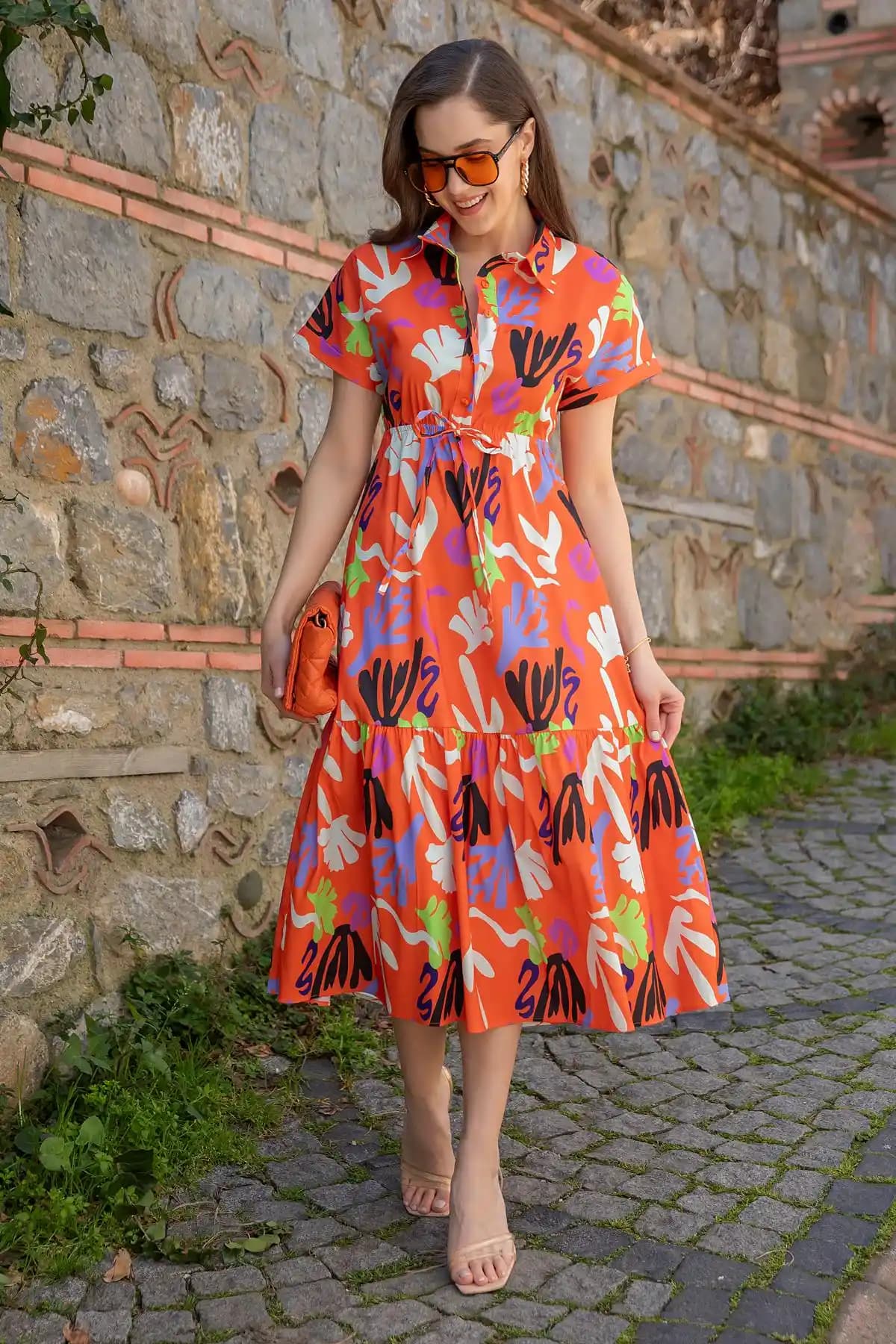 Gömlek Yakalı Elbise Modelleri ve Trendler: Kadınlar İçin Stil Rehberi