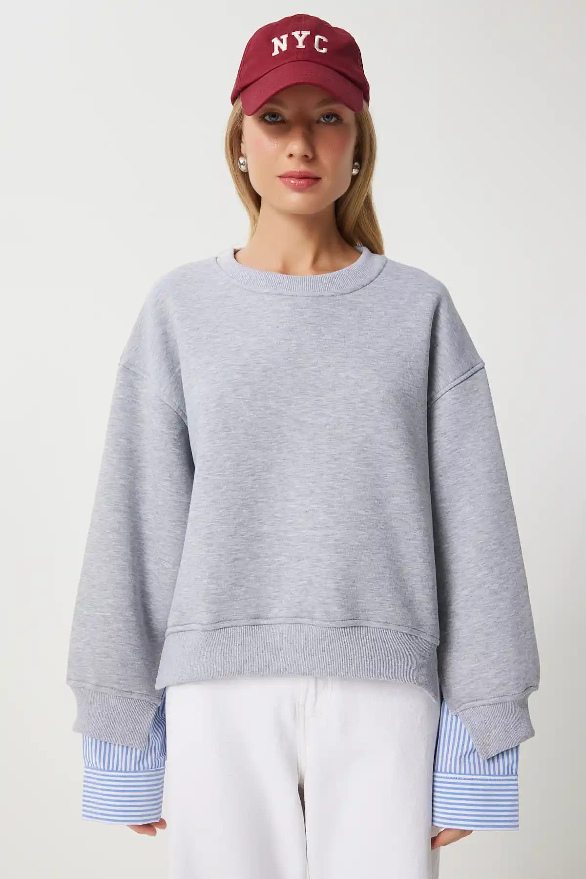 Gömlekli Sweatshirt Modası: Rahatlık ve Şıklığın Modern Buluşması