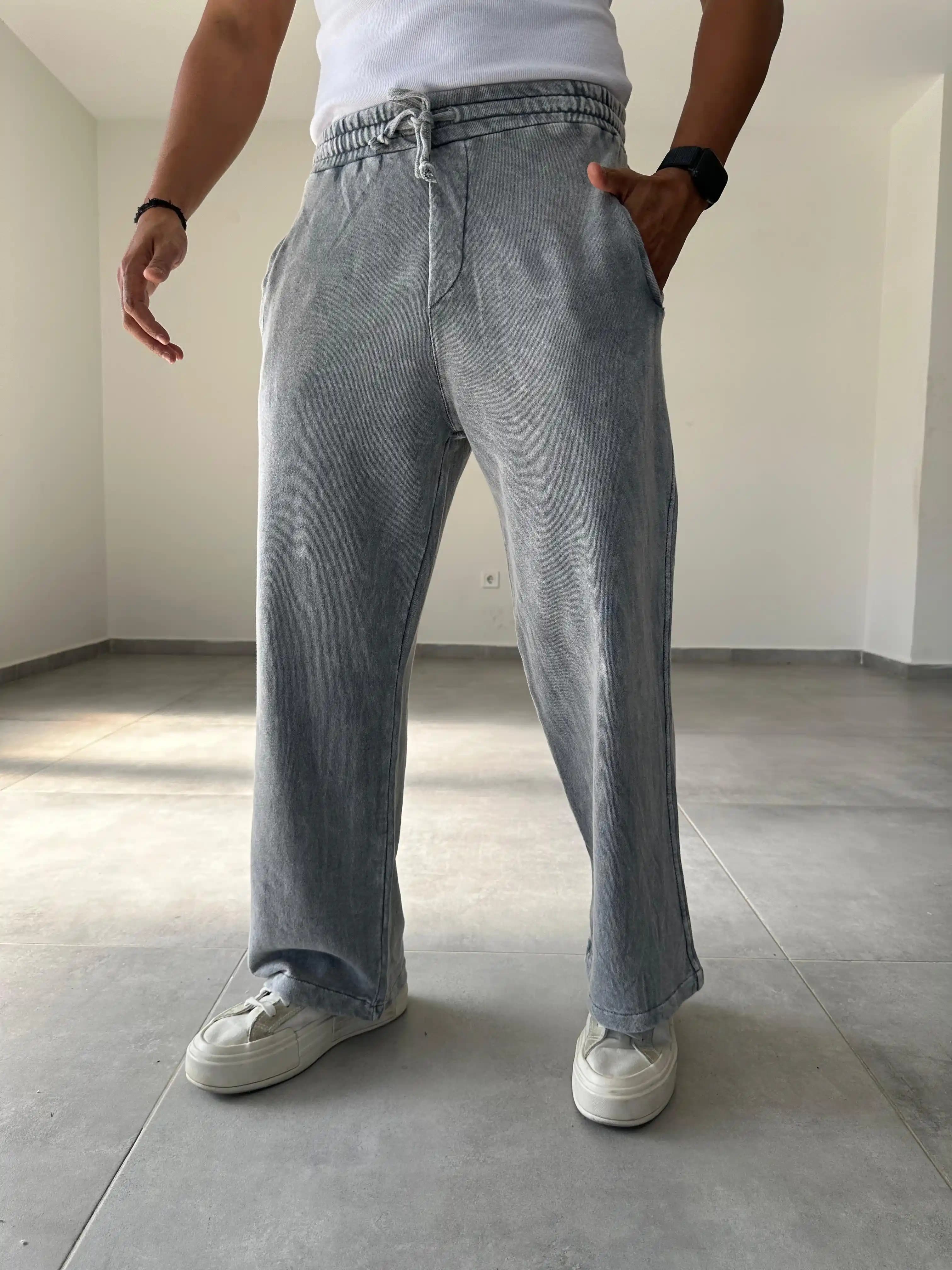 Gri Baggy Eşofman Modası: Rahat ve Şık Kombinasyonlar İçin Güncel Trendler