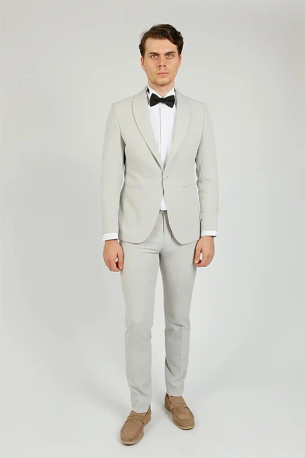 Gri Smokinin Moda Dünyasındaki Yükselişi ve Güncel Kullanım Alanları