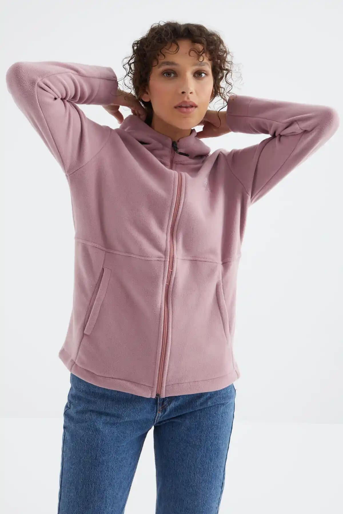 Gül Kurusu Kadın Sweatshirt Modası: Zarif ve Şık Kombinasyonlar İçin Güncel Rehber