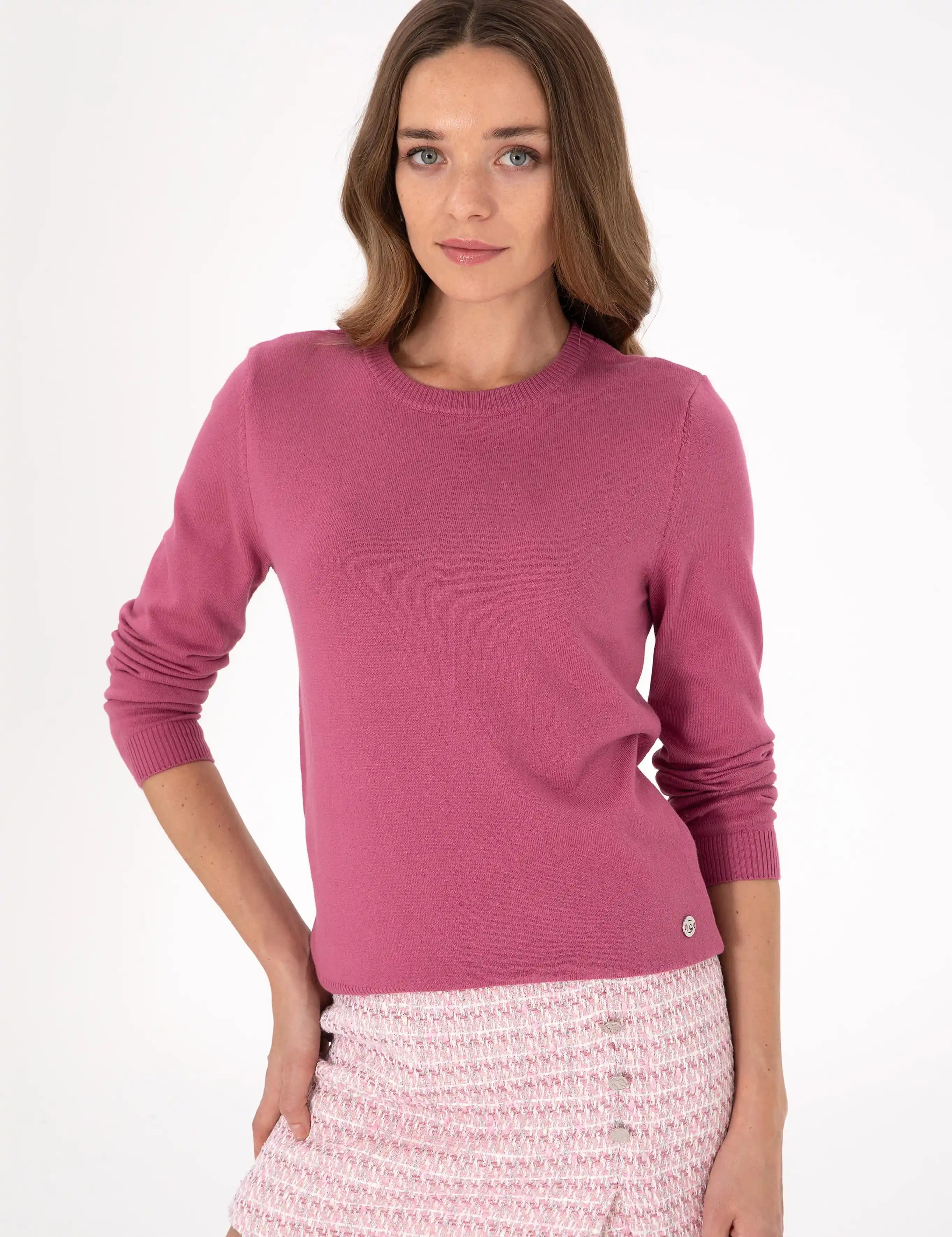 Gül Kurusu Renk ile Moda Dünyasında Zarif ve Modern Bir Tarz Yaratma Rehberi