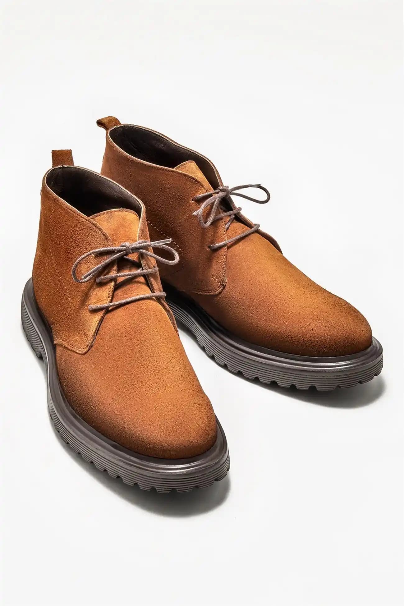 Günlük Erkek Bot Modası ve Stil İpuçları: Trendler ve Seçim Rehberi