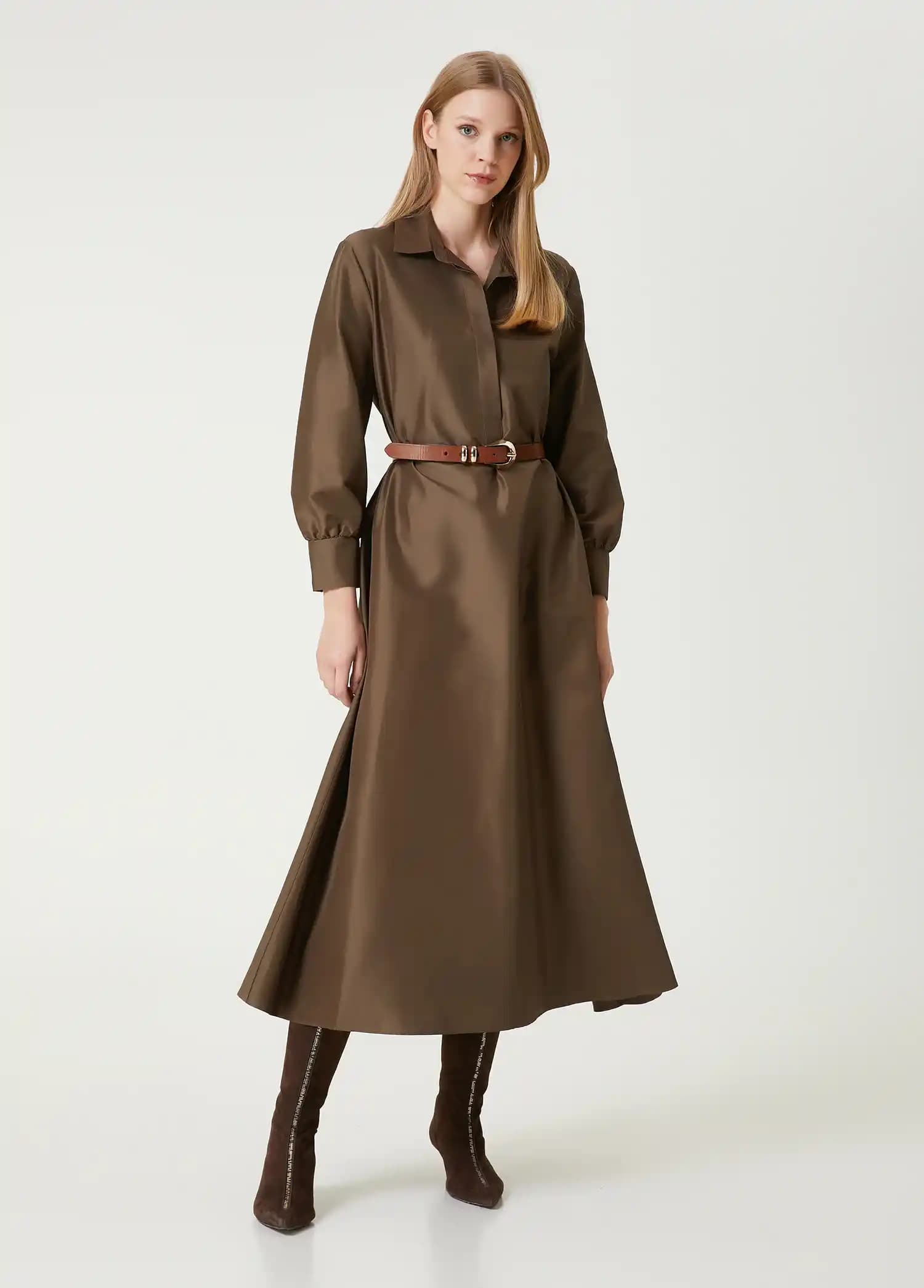 Haki Kahverengi: Doğallık ve Zarafetin Moda Dünyasındaki Yeri ve Kombinasyon İpuçları