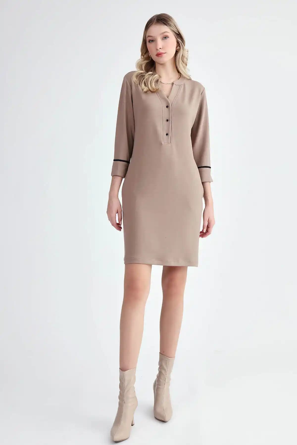 Hakim Yaka Elbise: Modern ve Zamansız Şıklığın İkonu Gelişmiş Moda Trendleriyle Tanıtımı