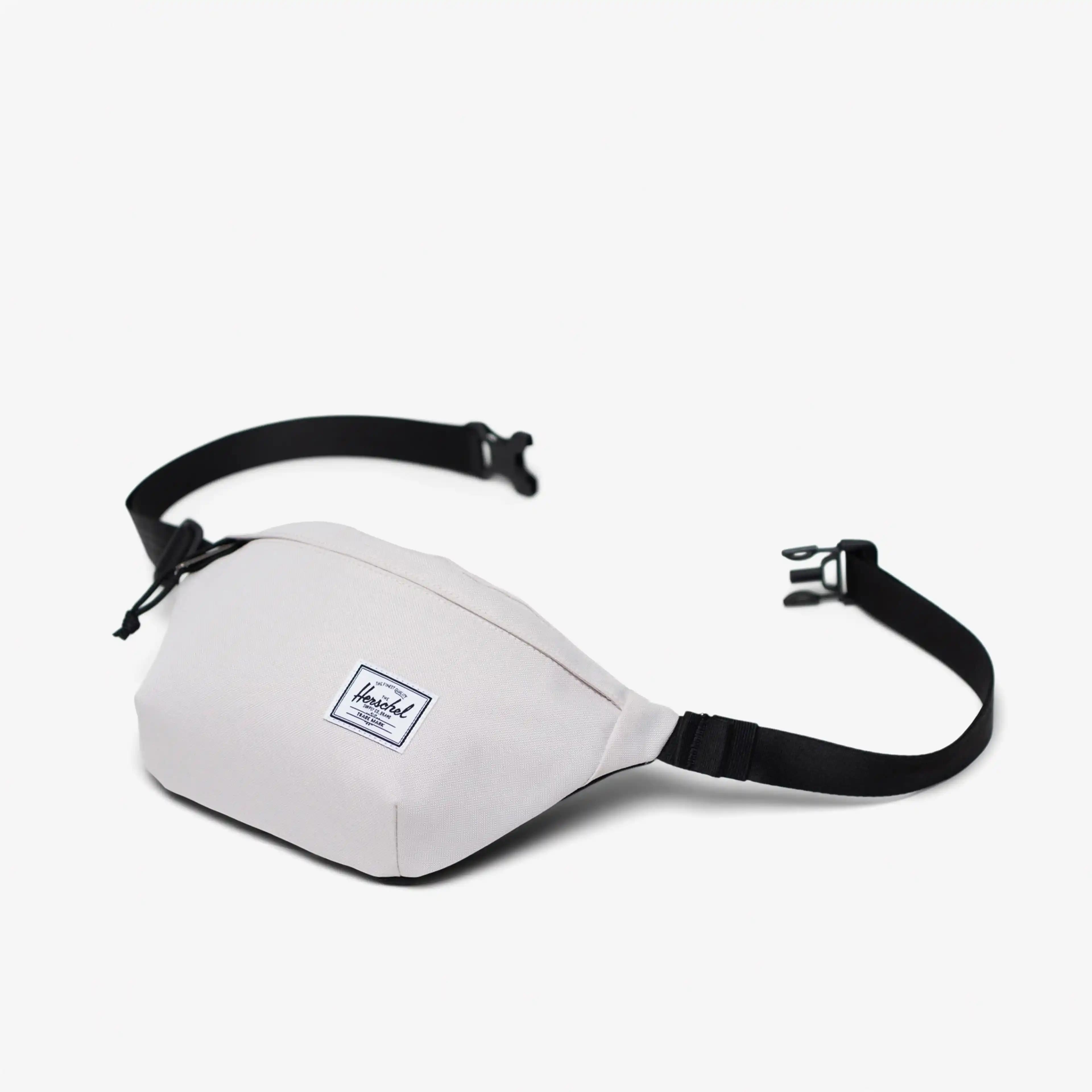 Herschel Bel Çantası Erkek Modasında Şıklık ve Fonksiyonelliğin Birleşimi