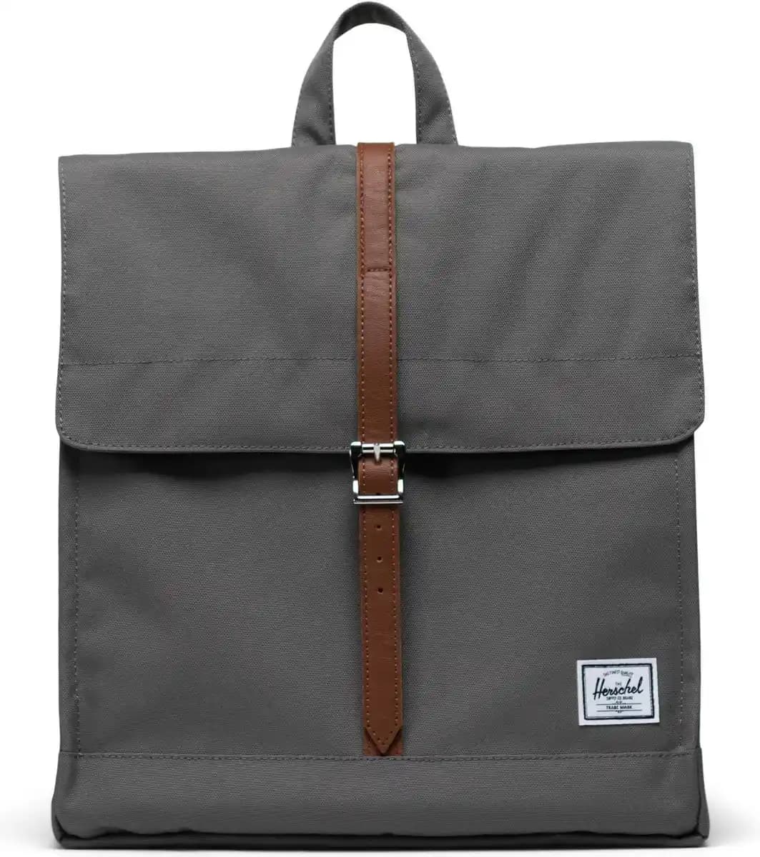 Herschel Şehir: Modern Şehir Yaşamını Yansıtan Yenilikçi Moda Konsepti ve Trendleri