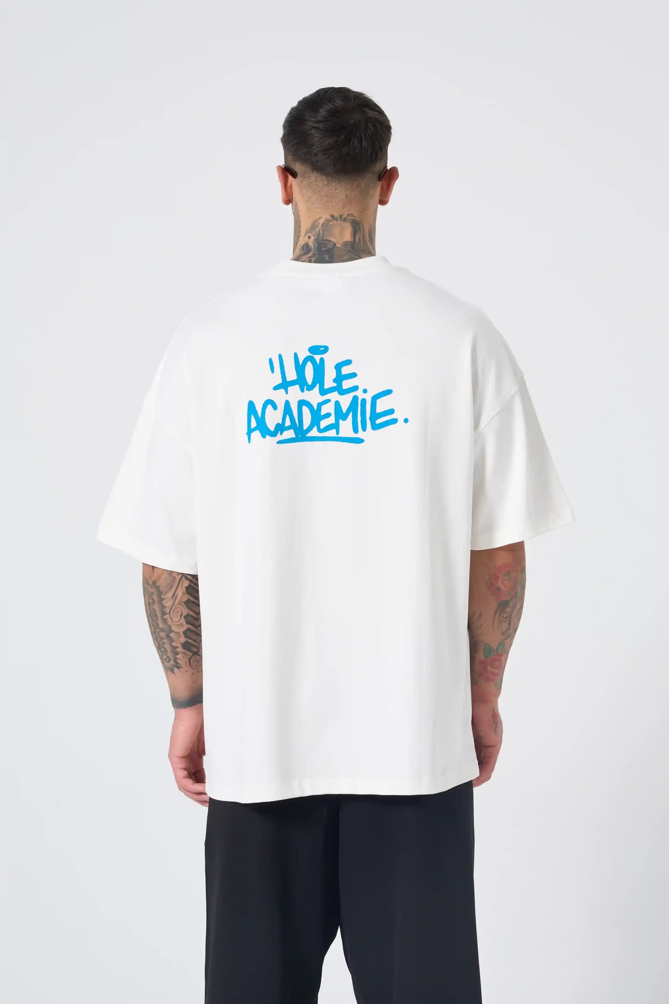 Hole Academie Tişörtler: Modern Tasarımlarla Moda Dünyasında Öne Çıkma Rehberi