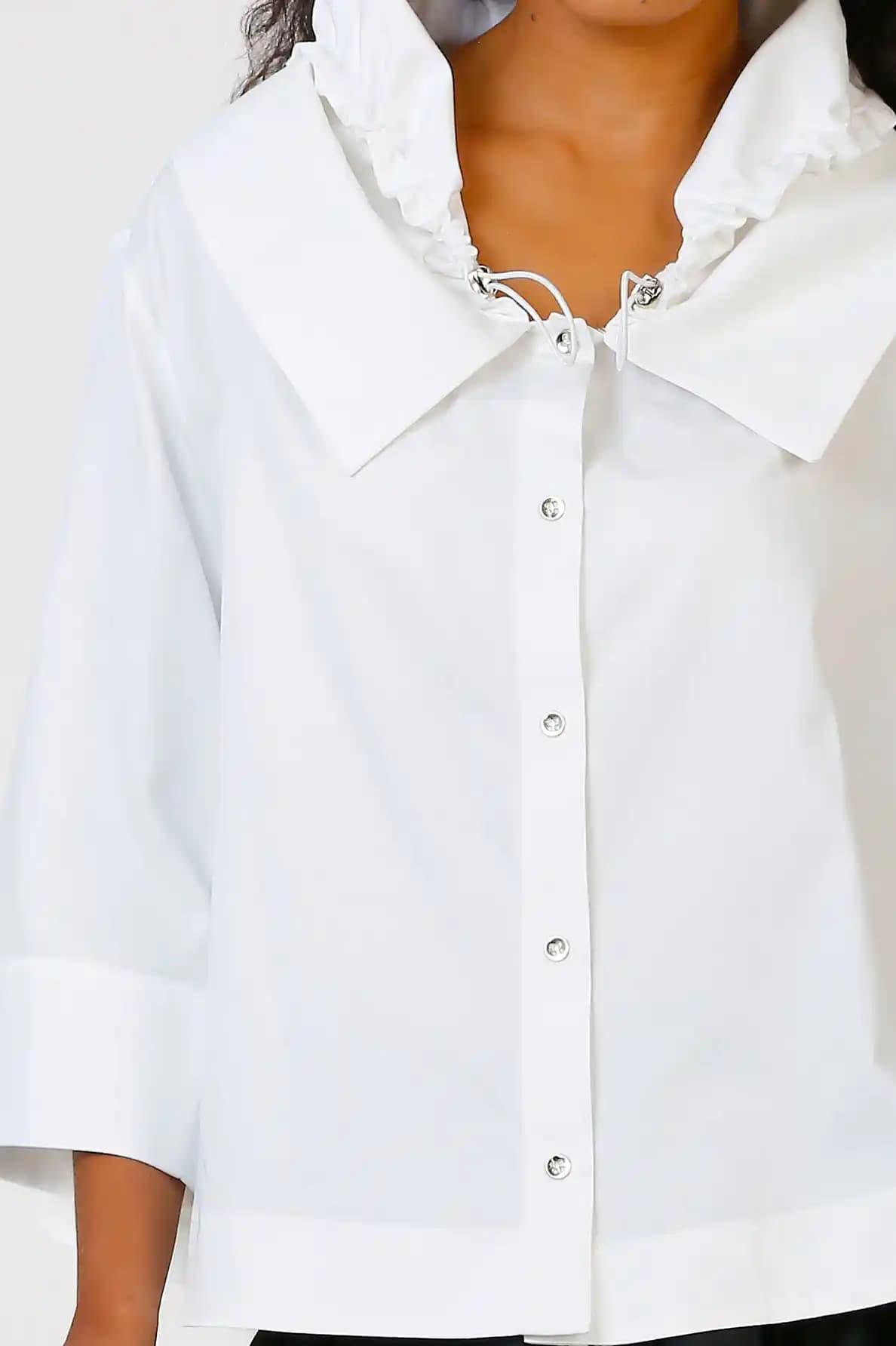 İç Gömlek Modasında Güncel Trendler ve Stil Uyumu Analizi