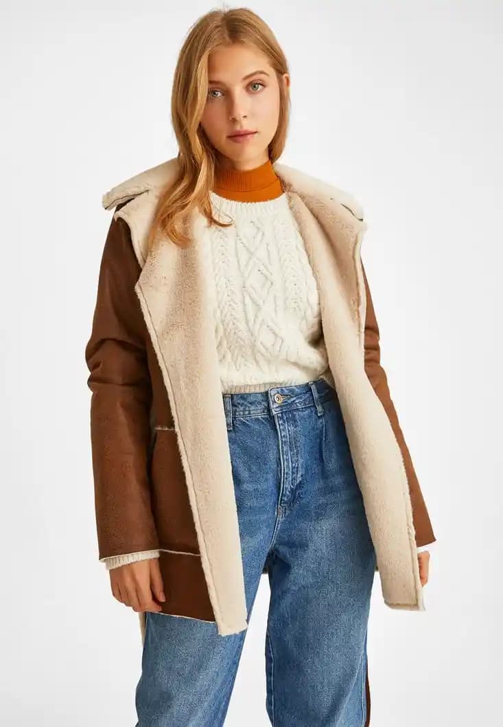 İçi Kürklü Ceketler Moda Trendleri ve Stil Önerileriyle Şıklık ve Konforu Bir Arada Sunuyor