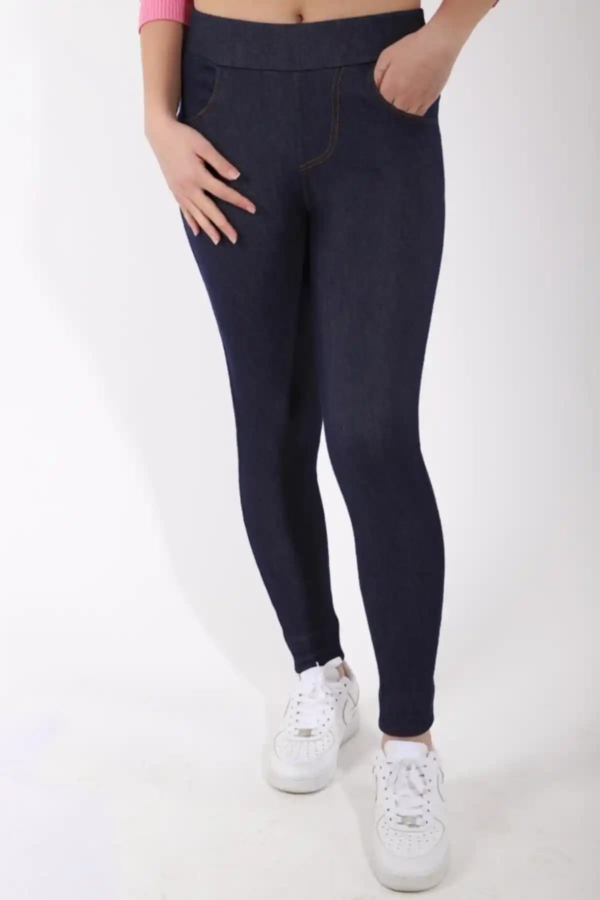 İçi Peluş Pantolonlar Moda ve Konforun Birleştiği Kış Trendleri