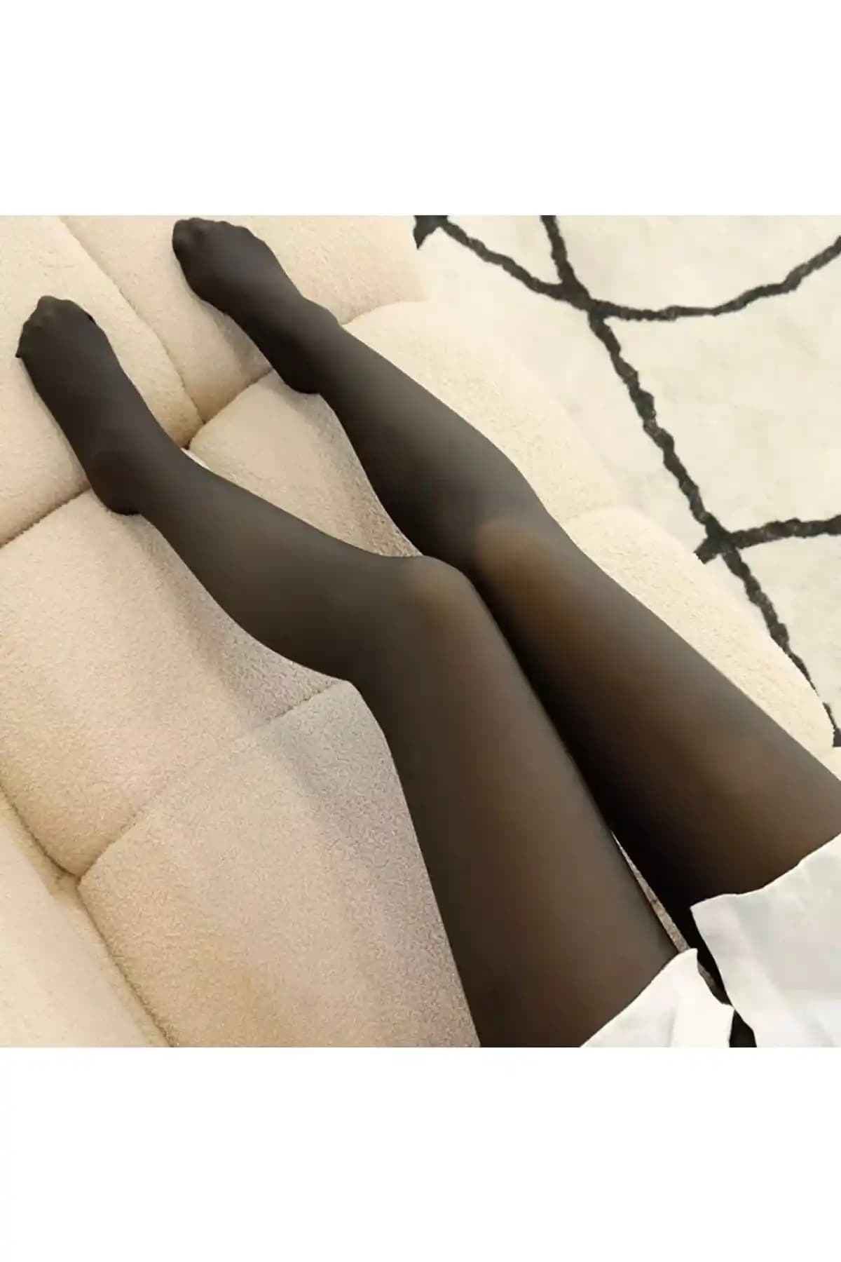 İçi Ten Rengi Dış Siyah Çoraplar ile Şıklık ve Rahatlık Yakalayın