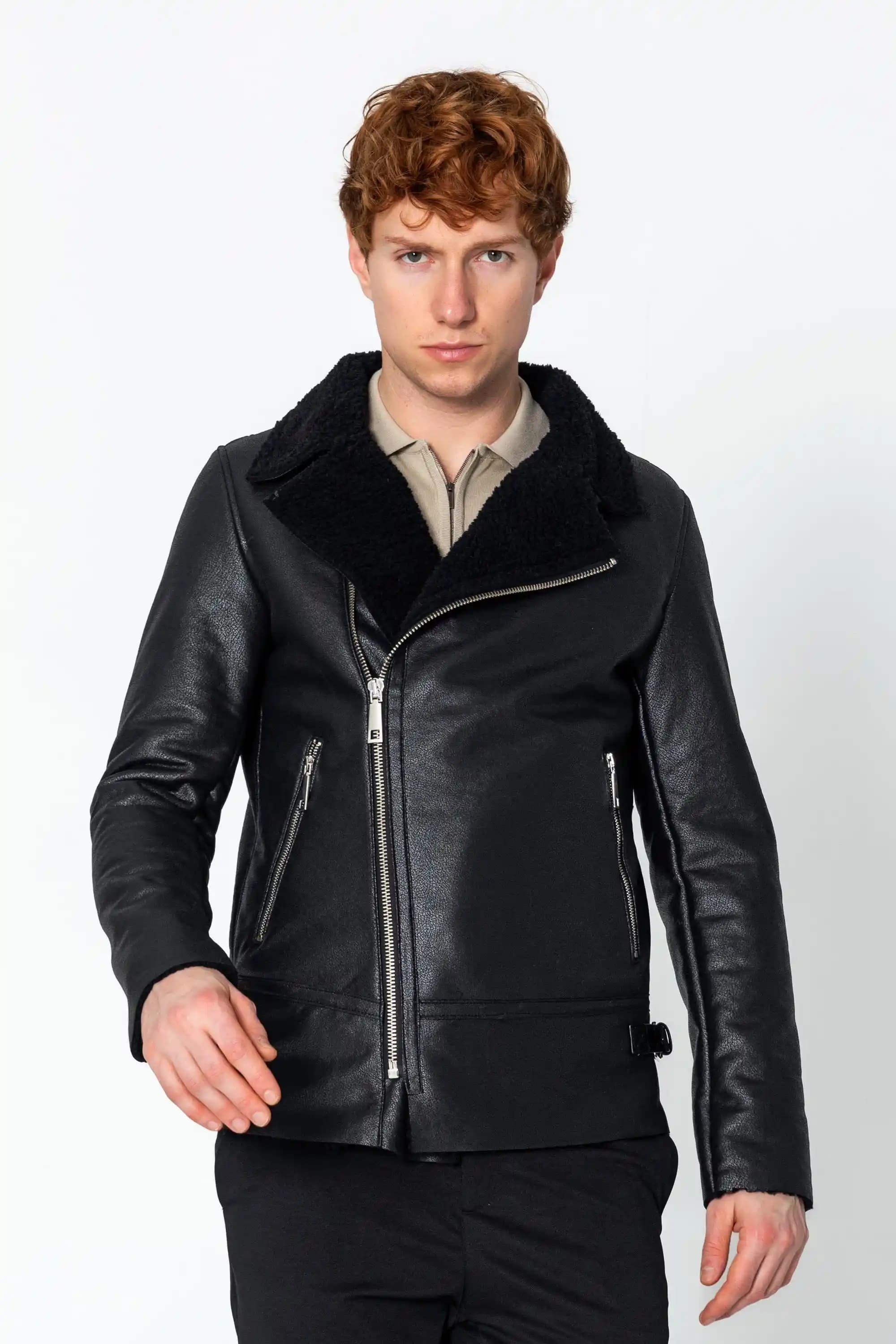 İçi Yünlü Deri Yelek Erkek Modasında Şıklık ve Fonksiyonellik Dengesi