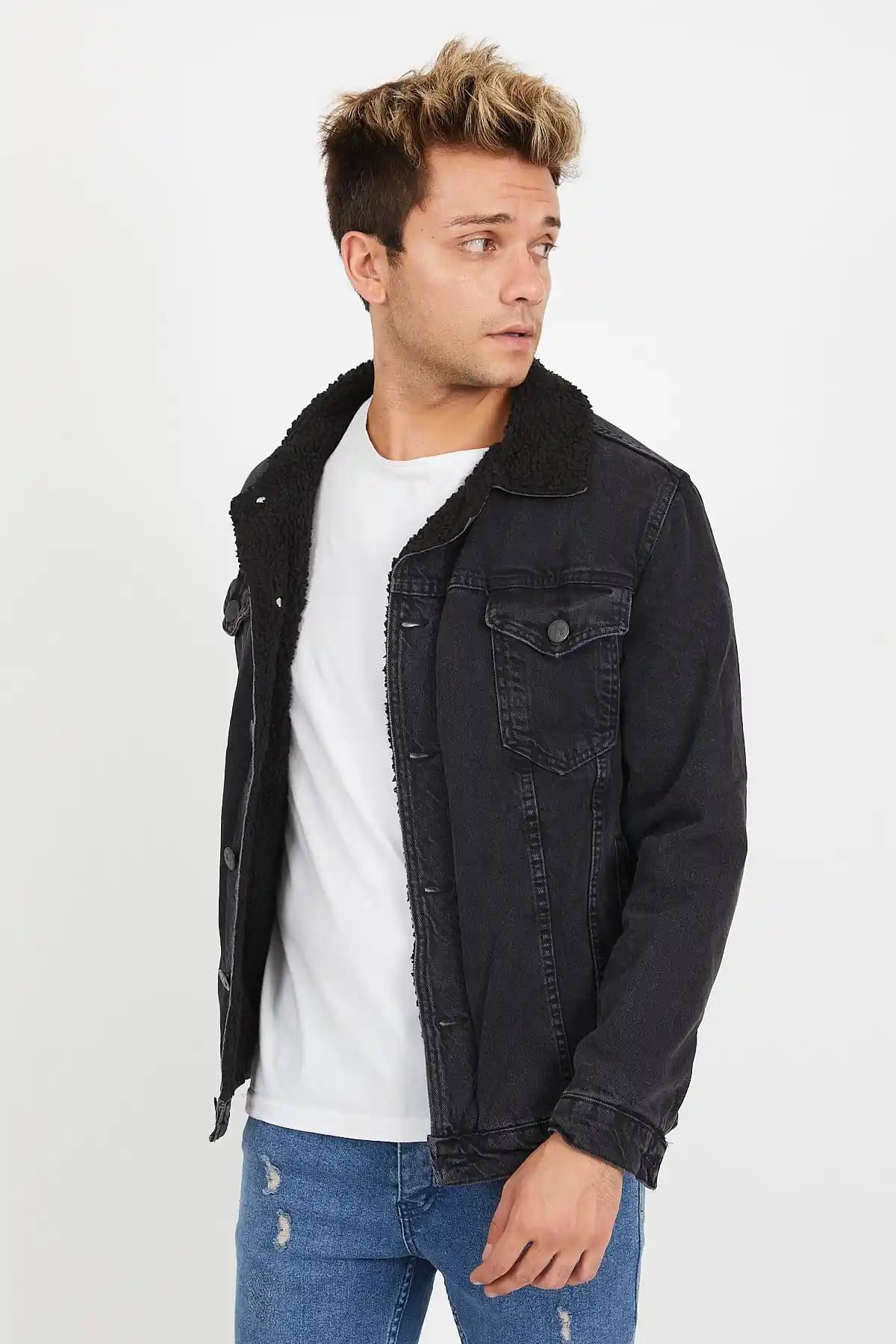 İçi Yünlü Kot Ceketler: Kış Aylarının Şık ve Fonksiyonel Giyim Seçeneği