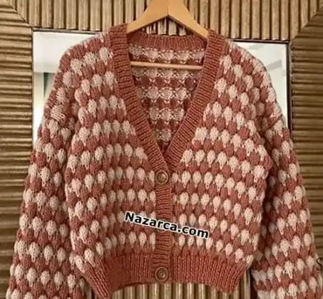 İki Renk Hırka Modelleriyle Şıklık ve Rahatlık Sağlayan Trendler ve Kombin İpuçları