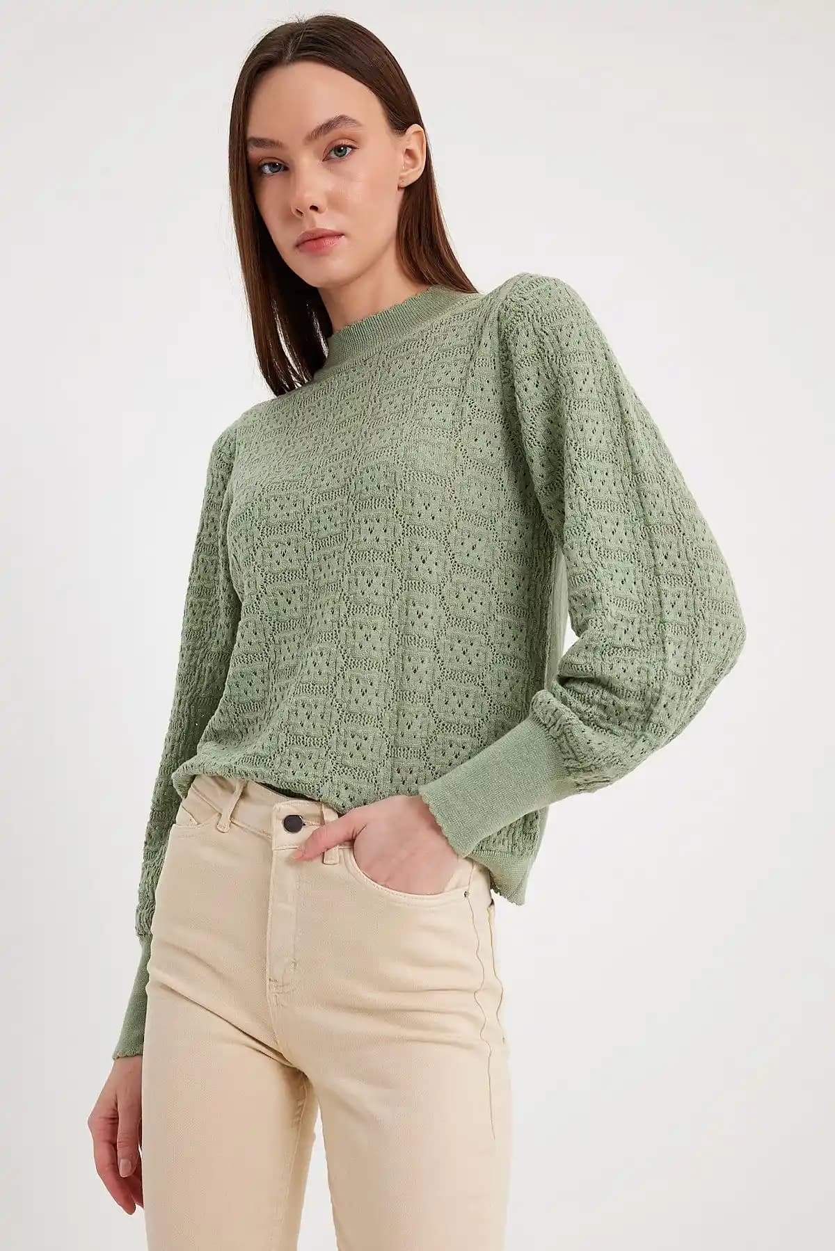 İnce Kazak Modelleri: Şıklık ve Konforu Bir Arada Sunan Trendler