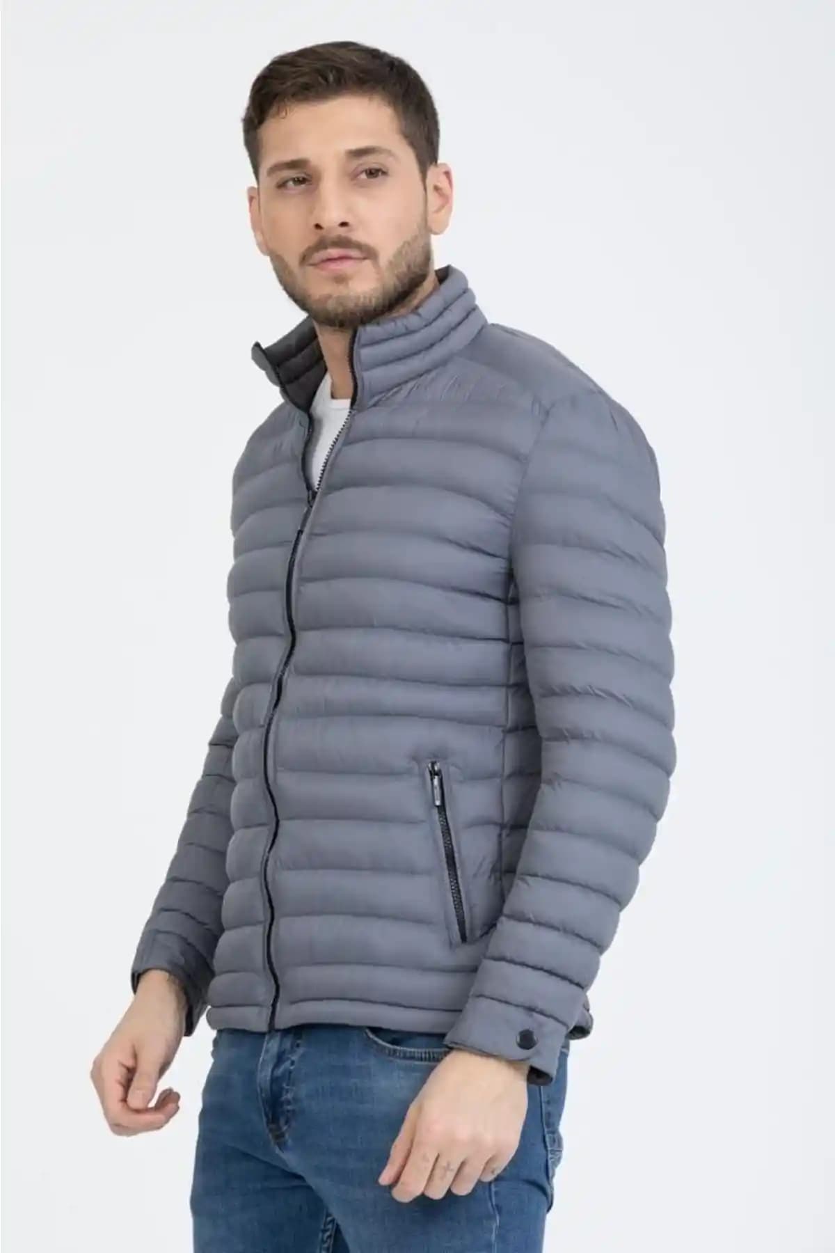 İnce Sisme Mont: Modern ve Şık Tasarımlarla Güncel Moda Trendleri