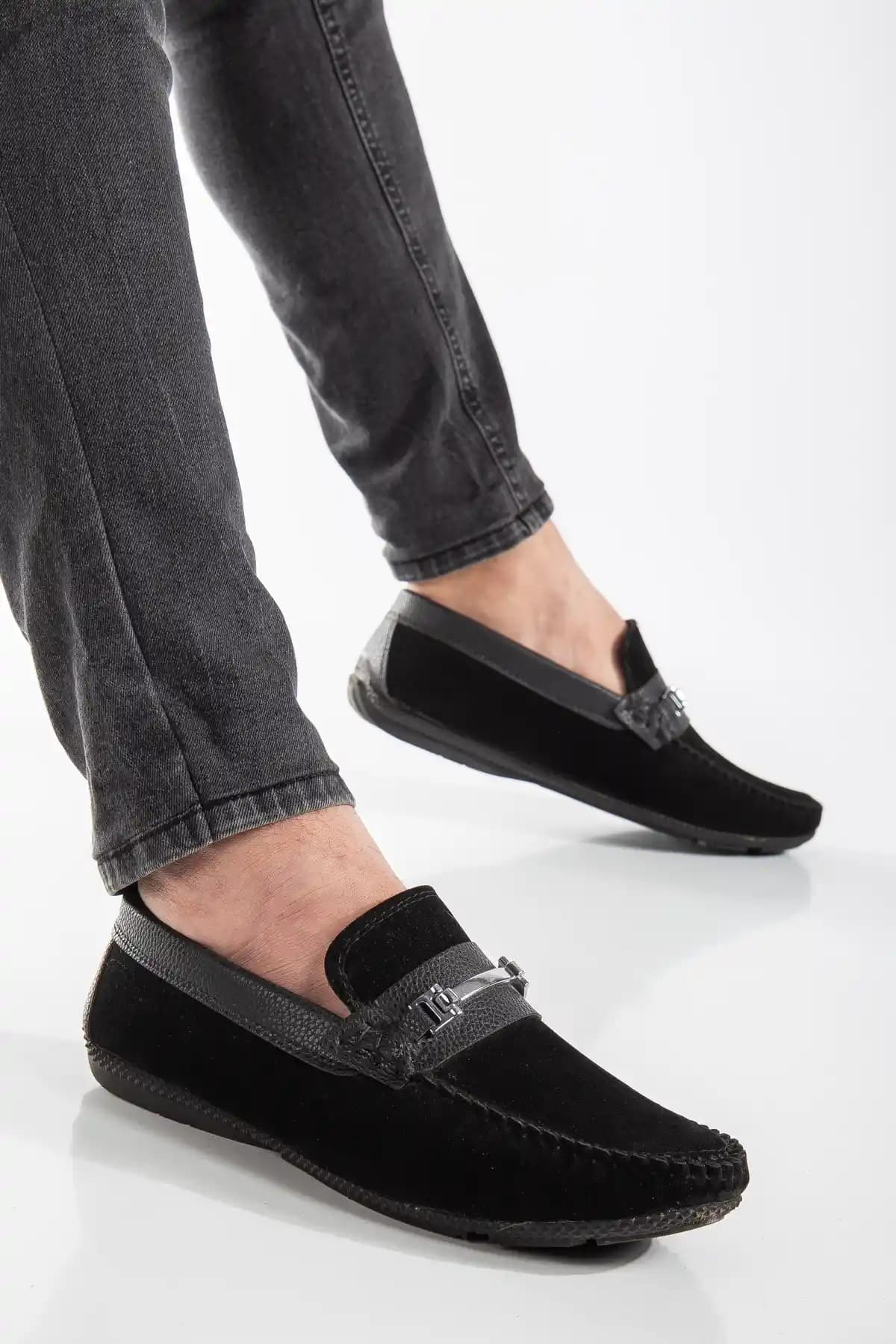 İnce Taban Erkek Ayakkabıları: Şıklık ve Konforun Modern Buluşması