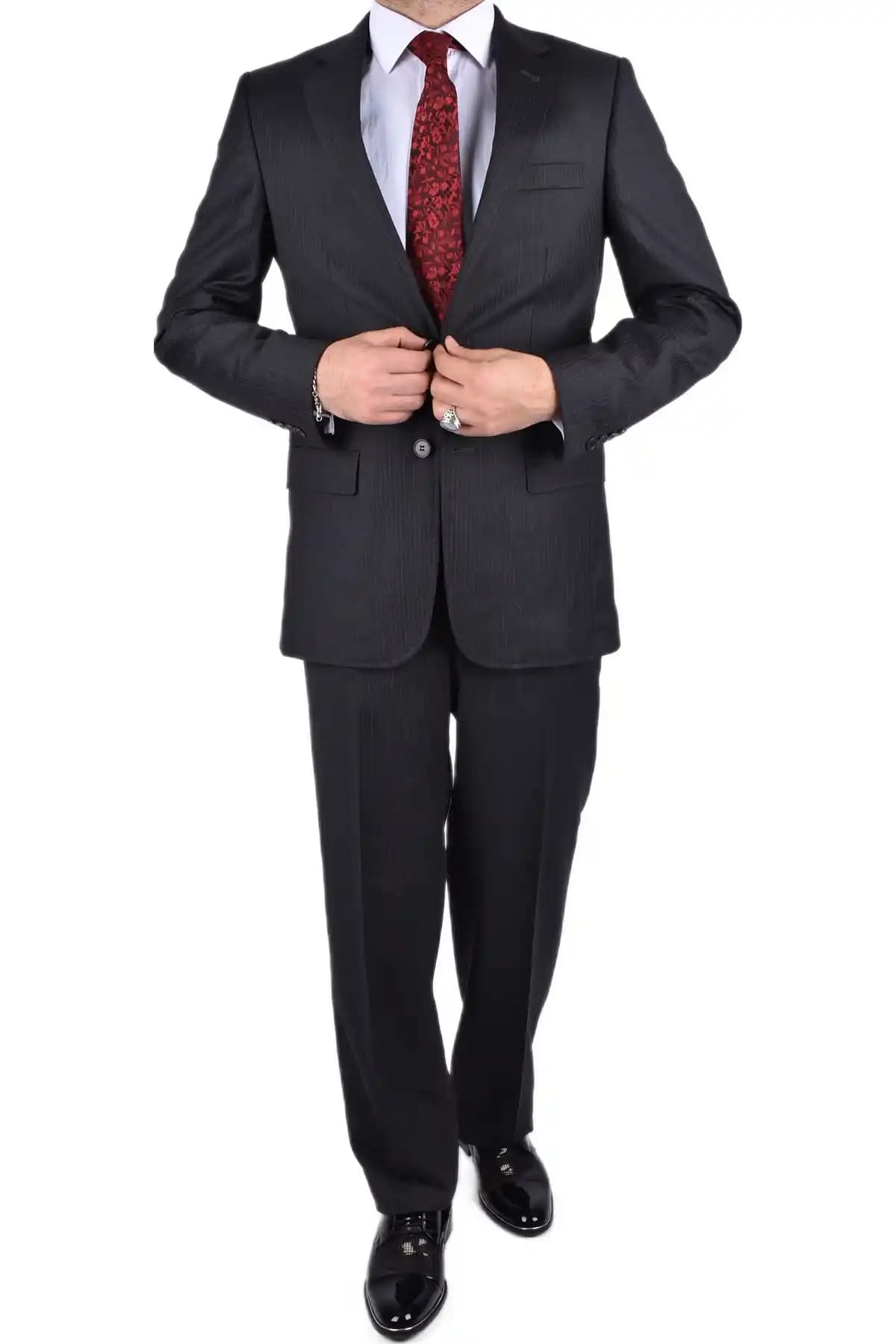 İstanbul'da Takım Elbise Modası: Güncel Trendler ve Stil İpuçları