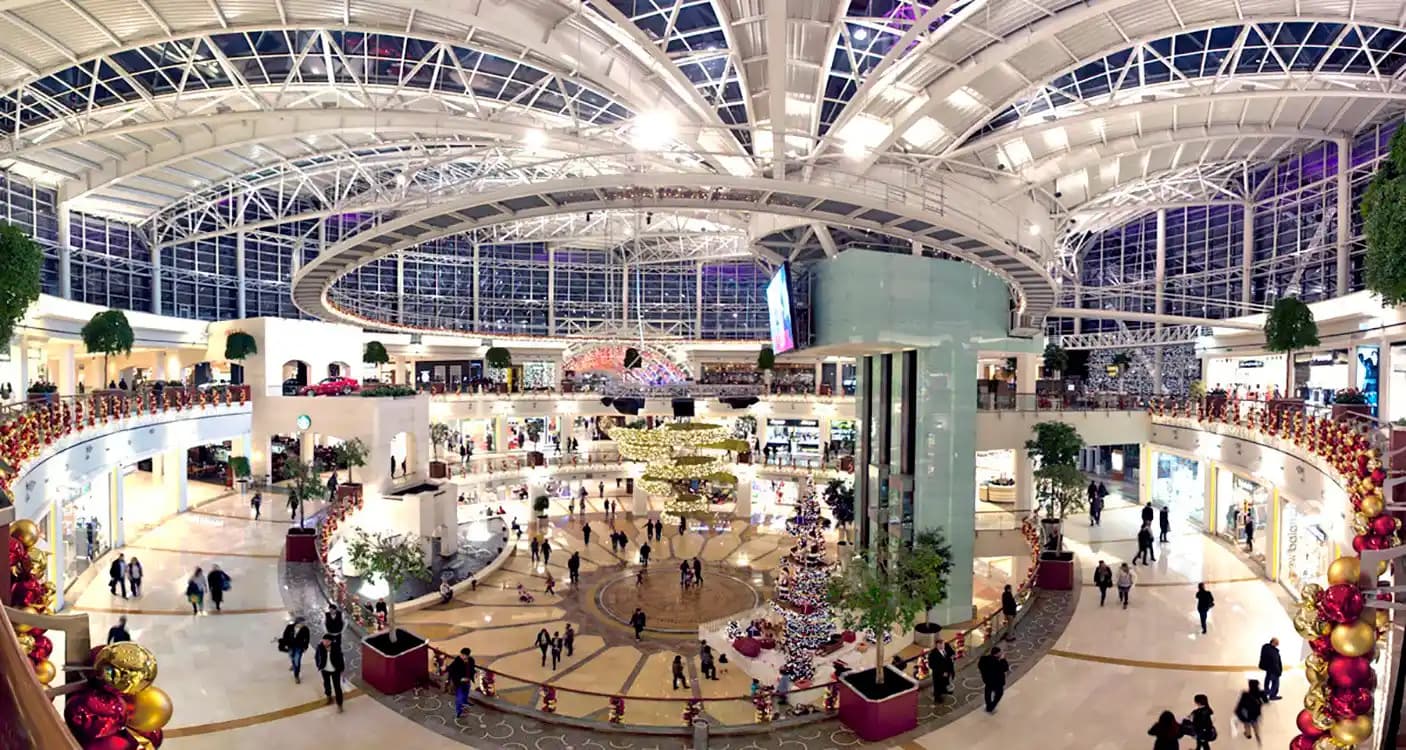 İstinye Park Moda ve Lüksün Kalbi: İstanbul'un En Seçkin Alışveriş ve Moda Merkezi