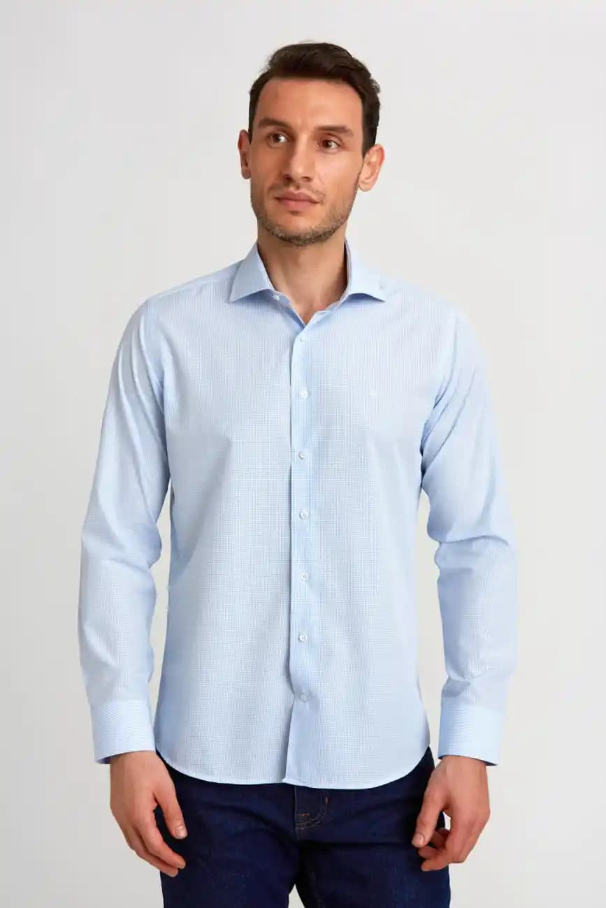 İtalyan Erkek Gömlekleri: Moda Dünyasında Zarafetin Simgesi ve En İyi Markalar