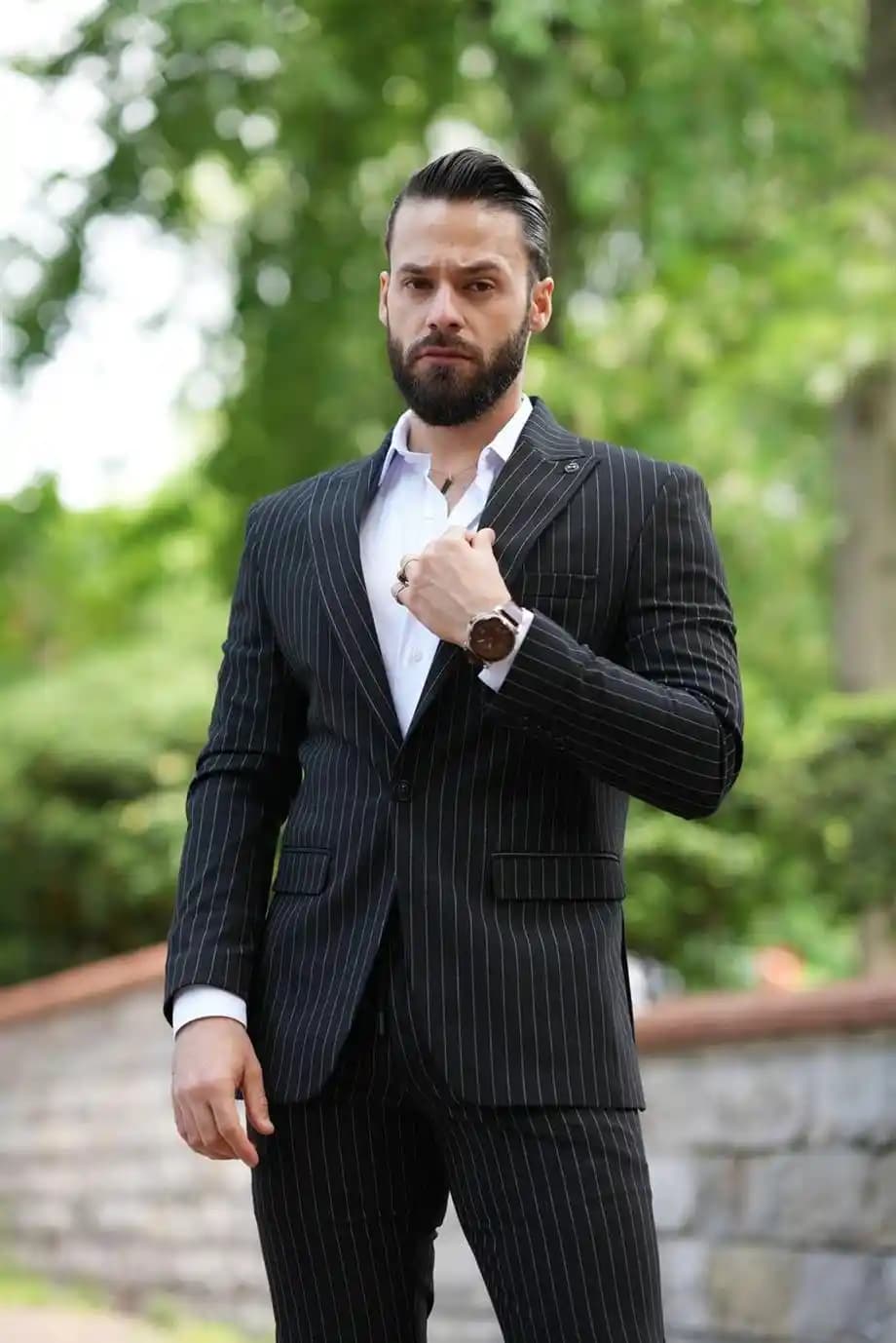 İtalyan Kesim Takımlar: Şıklık ve Zarafetin Modern Moda İkonu
