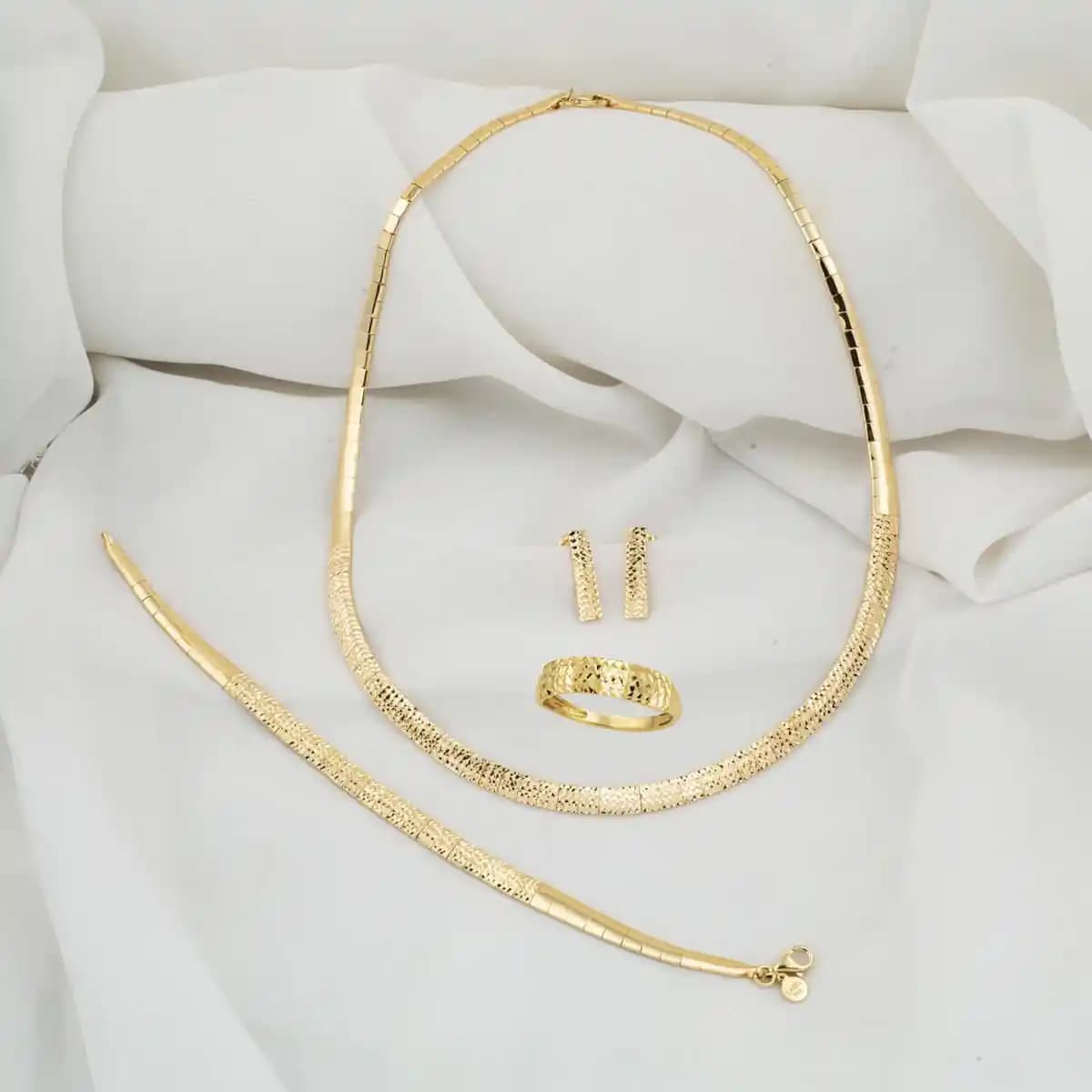 İtalyan Takı Setleri: Zarafet ve Şıklığın Modern ve Klasik Tasarımlarla Buluşması