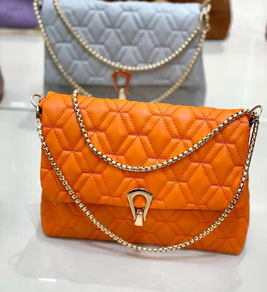 İzmir’de Çanta Modası: Trendler, Tasarımlar ve Alışveriş Noktaları Hakkında Detaylı Bilgi