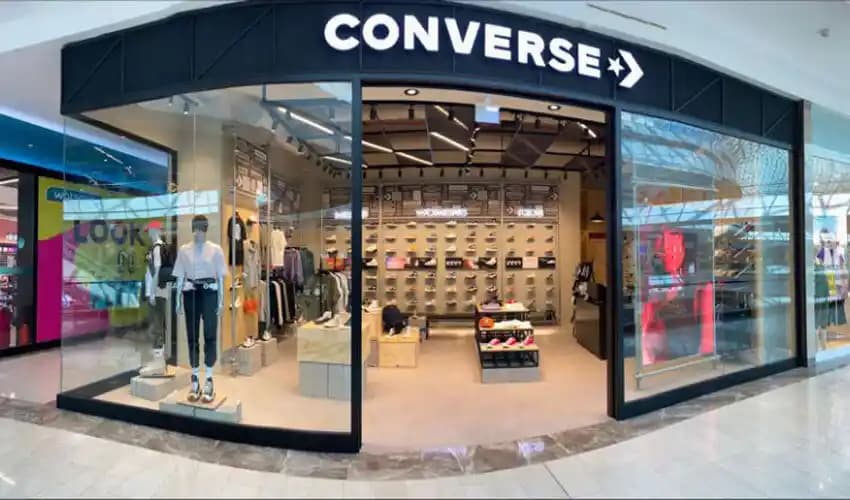 İzmir’de Converse: Şehir Moda Sahnesinde Kendine Has Bir Yer ve Stil Yaratma Rehberi