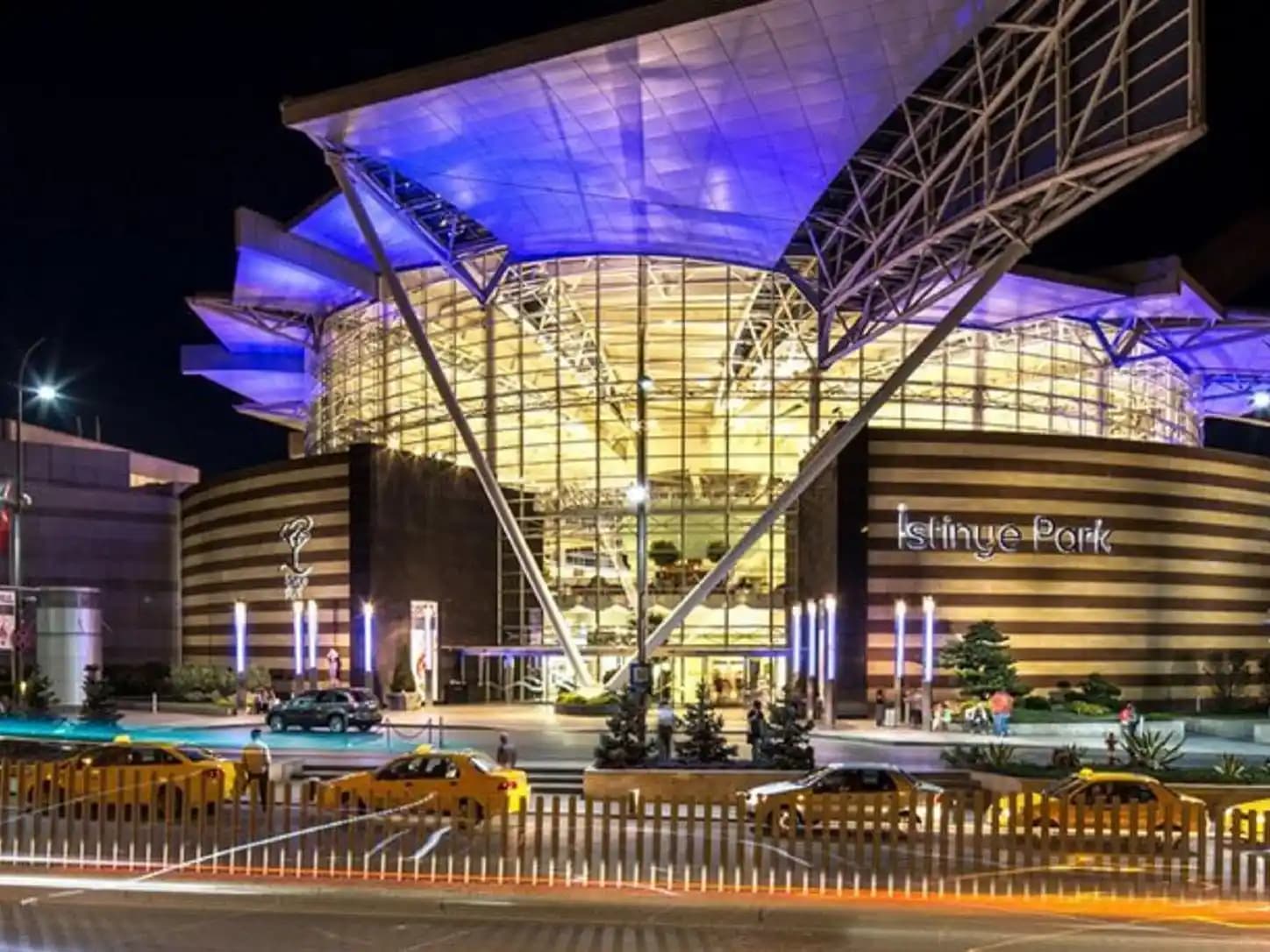 İzmir’de Modern Yaşam ve Moda Deneyimi Sunan İstinye Park İzmir Hakkında Bilgiler