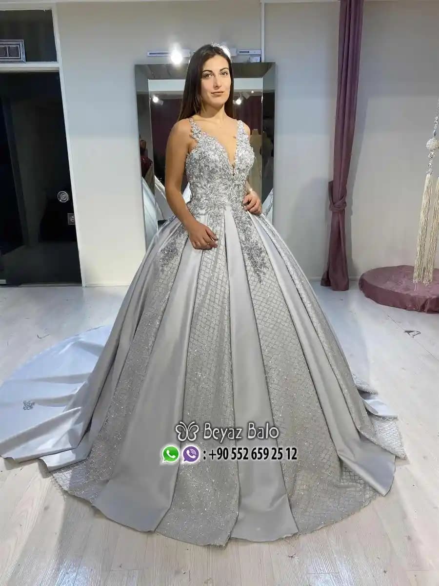 İzmir’de Nişanlık Seçerken Dikkat Edilmesi Gereken Trendler ve Stil Önerileri