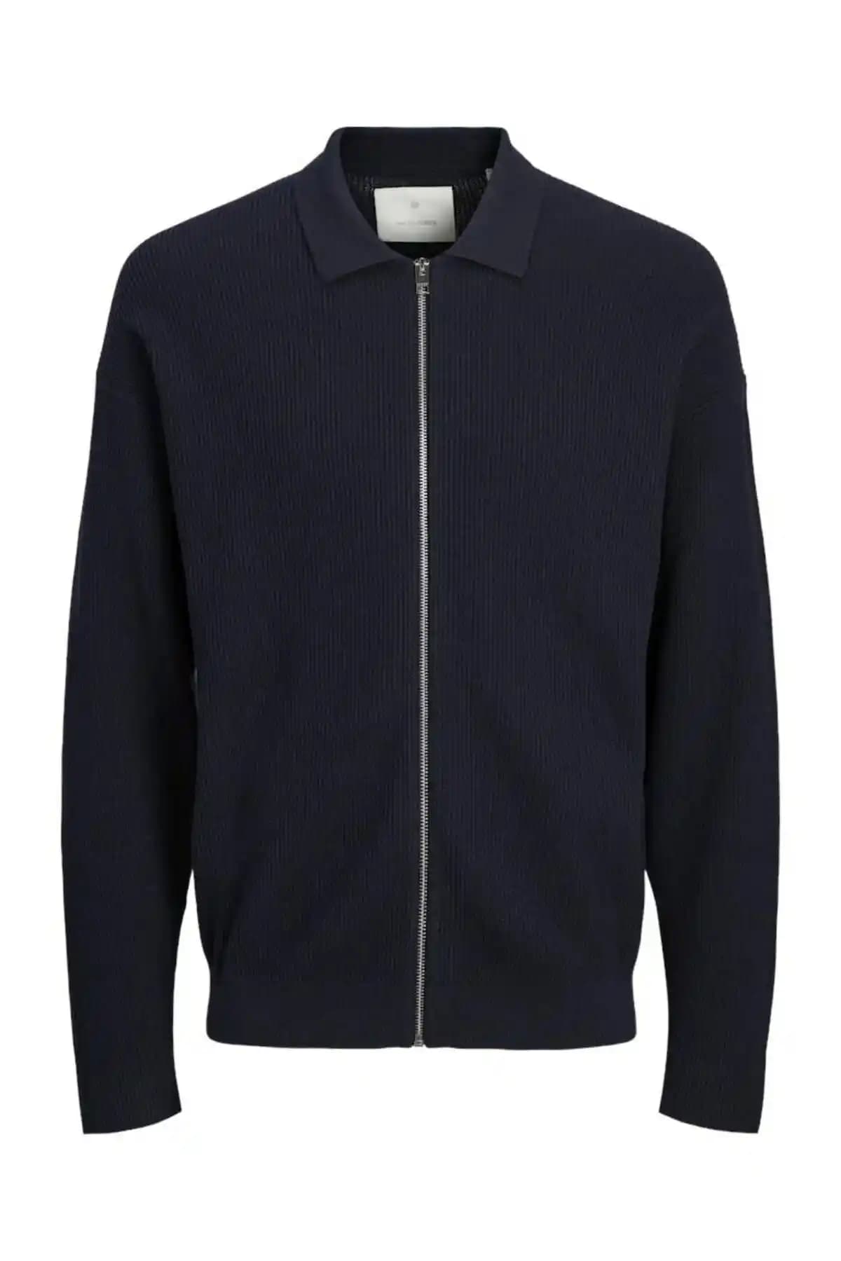 Jack Jones Erkek Hırkaları: Moda ve Fonksiyonelliğin Uyumuyla Şıklık ve Konfor