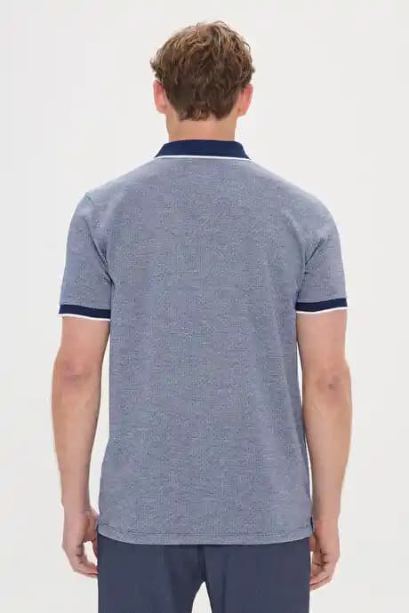 Jakarlı Tişörtler: Modern Moda Trendleri ve Stil İpuçlarıyla Şıklık ve Konforun Buluşması