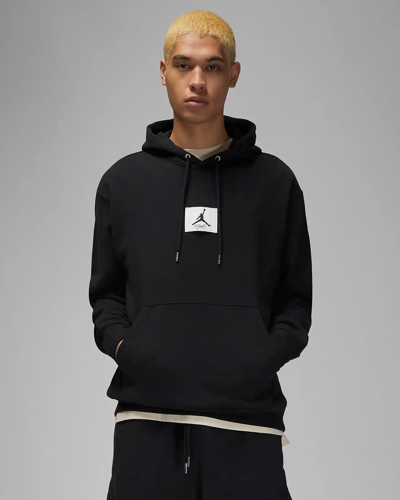 Jordan Flight Fleece: Modern Tasarımı ve Konforuyla Günlük Spor Şıklığı