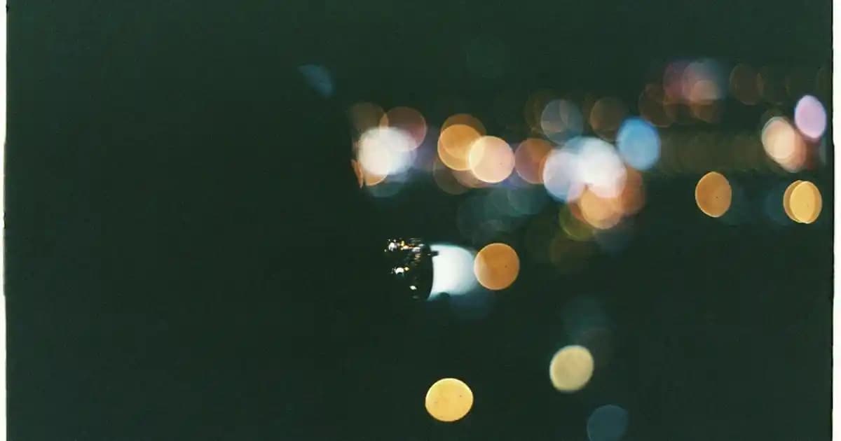 Kadife Ayakkabılar: Moda Dünyasında Zarif ve Şık Bir Trend Analizi