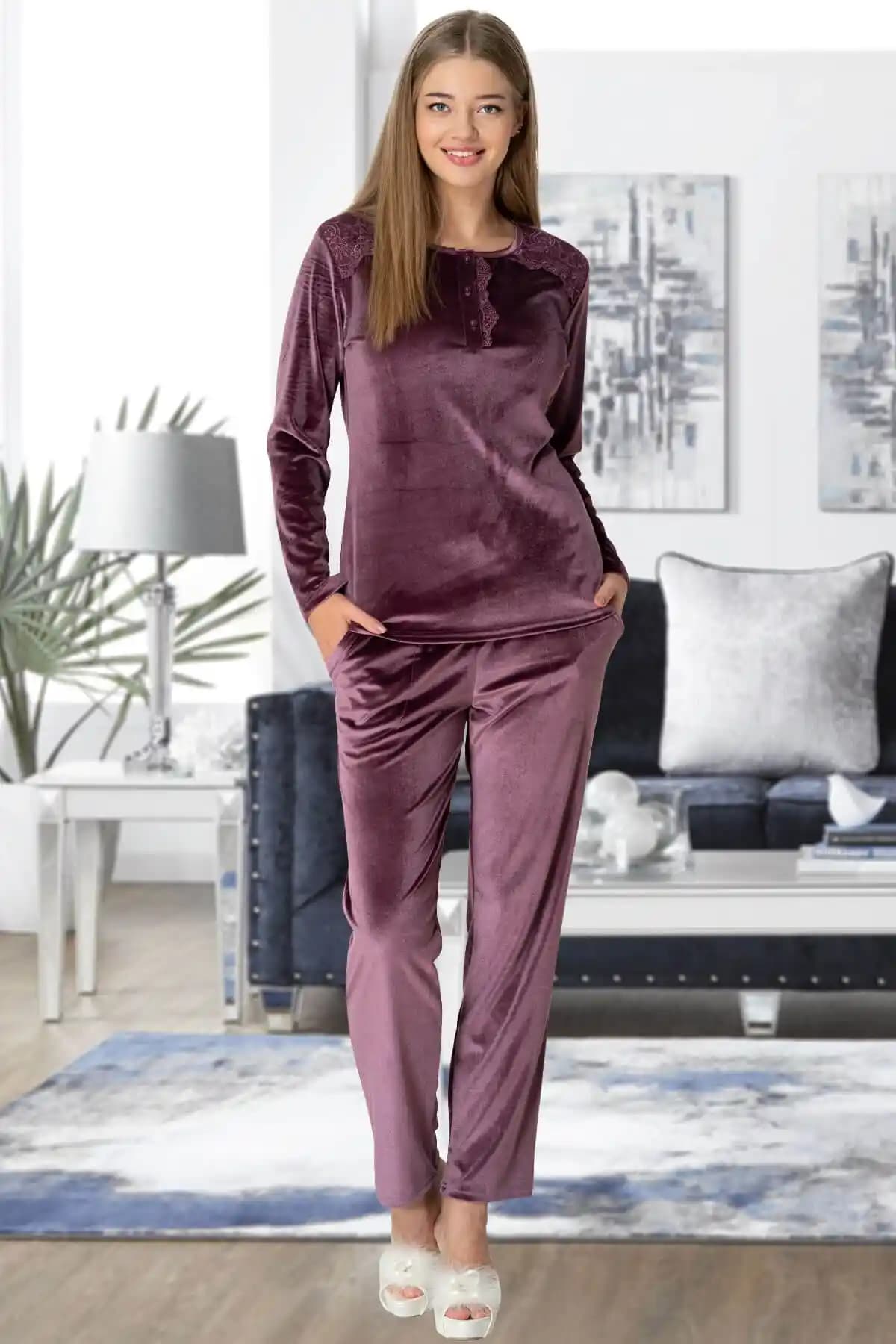 Kadife Pijama Takımları: Konfor ve Şıklığın Modern Moda Trendleri