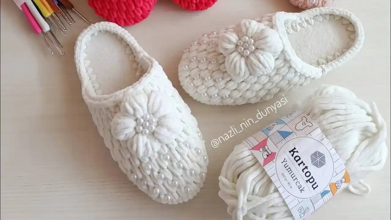 Kadife Terlikler Moda ve Konforun Zarif Buluşması Hakkında Detaylı Bilgi