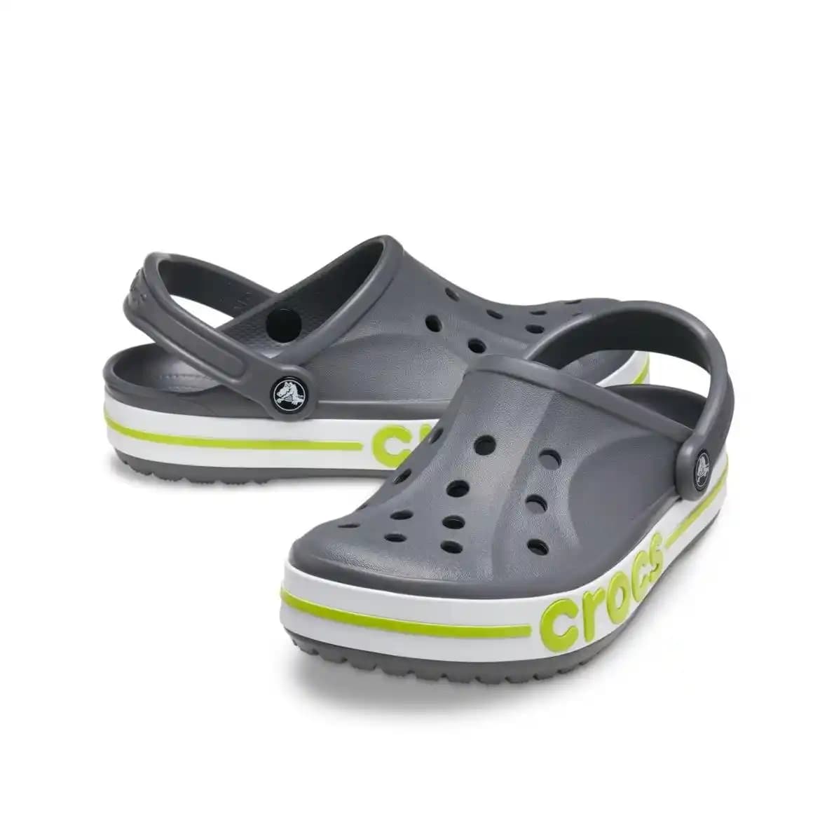 Kadın Gri Crocs Terlikler: Günlük Şıklık ve Konforu Bir Arada Sunan Modaya Uygun Seçenekler