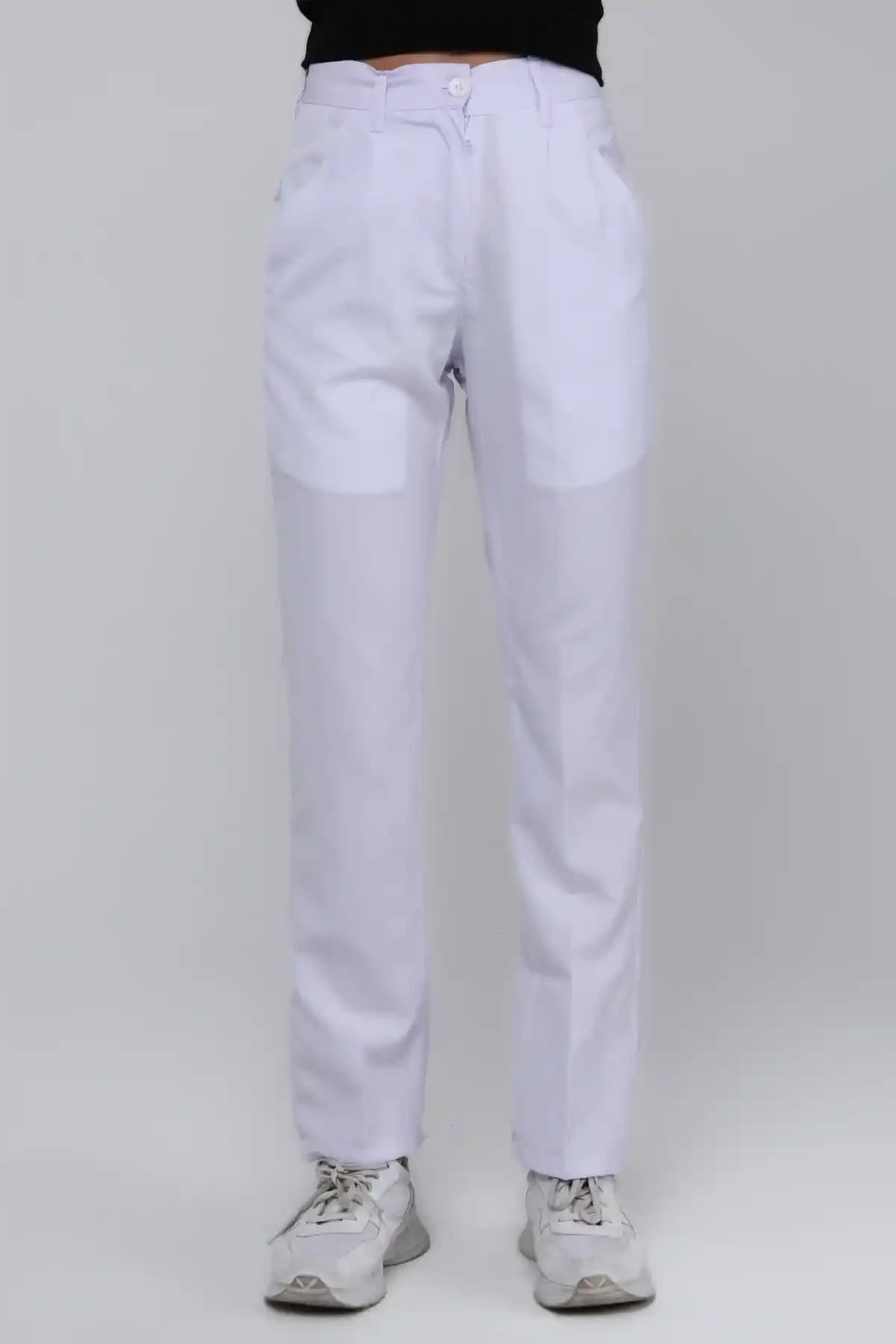 Kadın İş Pantolonları: Moda ve Konforu Bir Arada Sunan Güncel Trendler ve Stil İpuçları