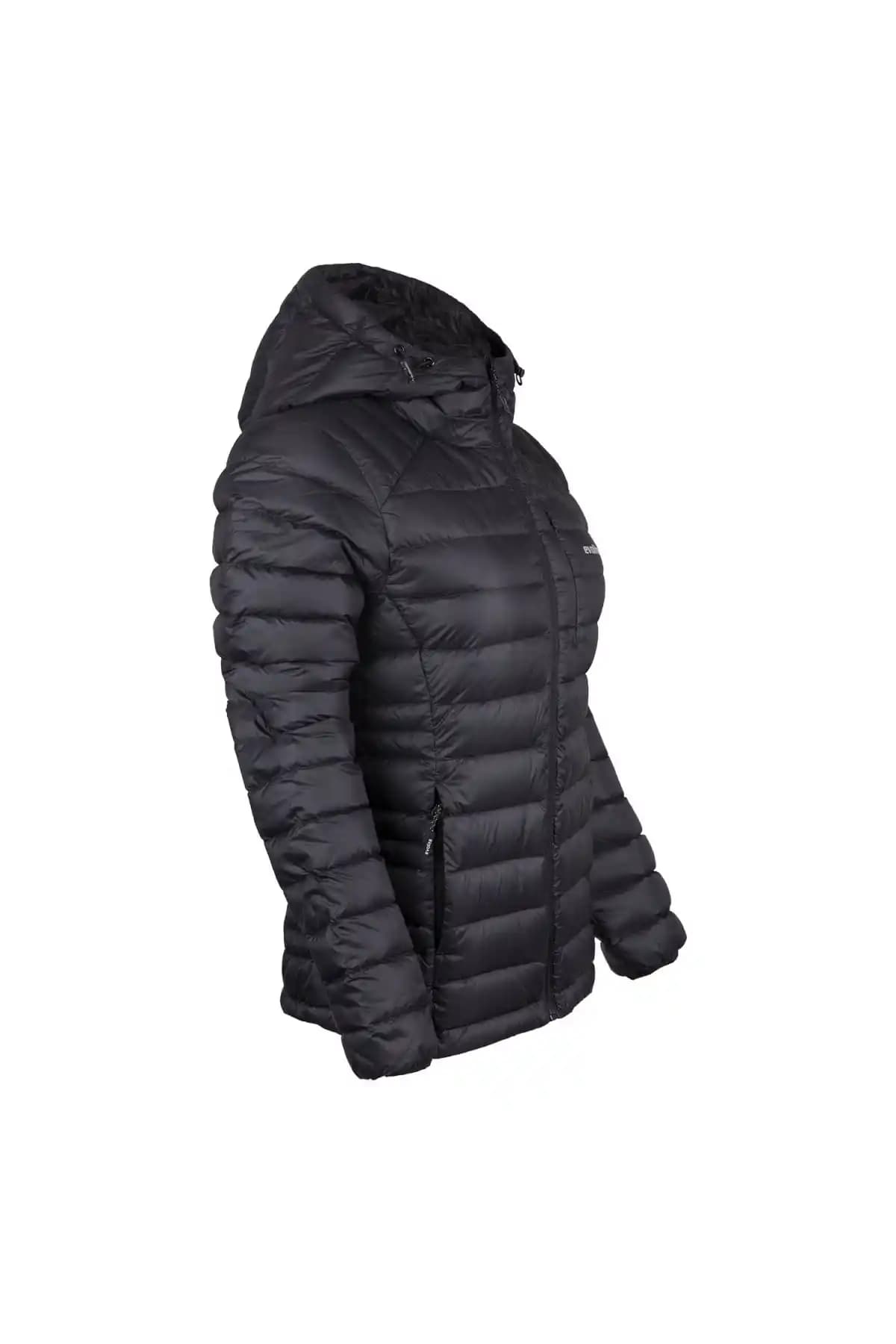 Kadın Kaz Tüyü Mont Modasında Şıklık ve Konforun Birleşimi