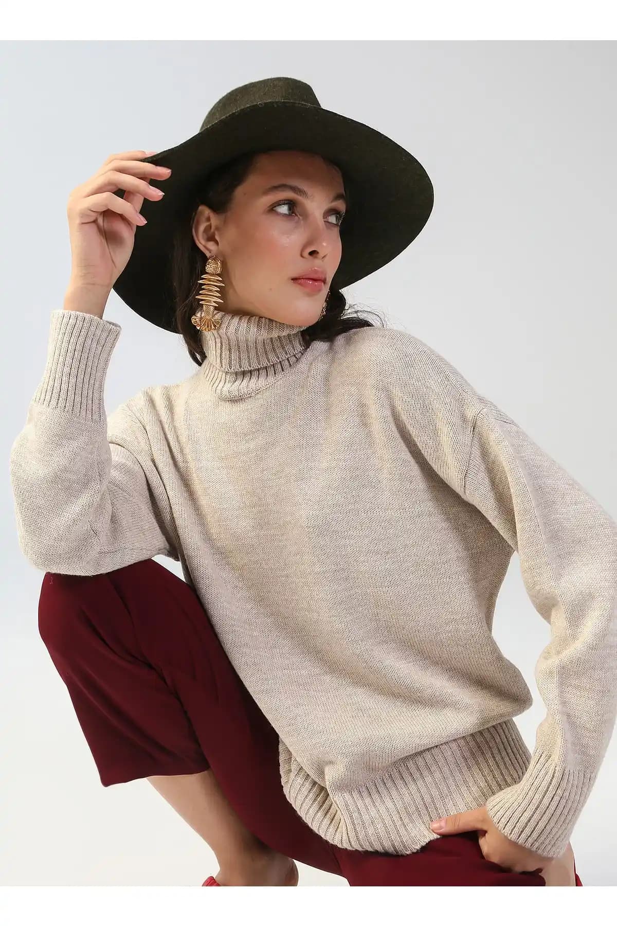 Kadın Kazakları Moda Trendleri ve Kombinasyon İpuçlarıyla Şıklık ve Konforu Yakalayın