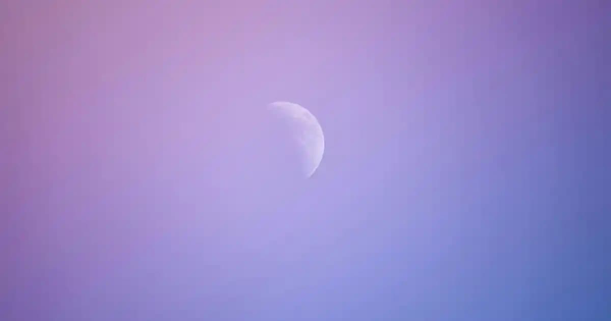 Kadın Modasında Güvenlik ve Şıklığın Buluştuğu Kaymaz Taban Botlar